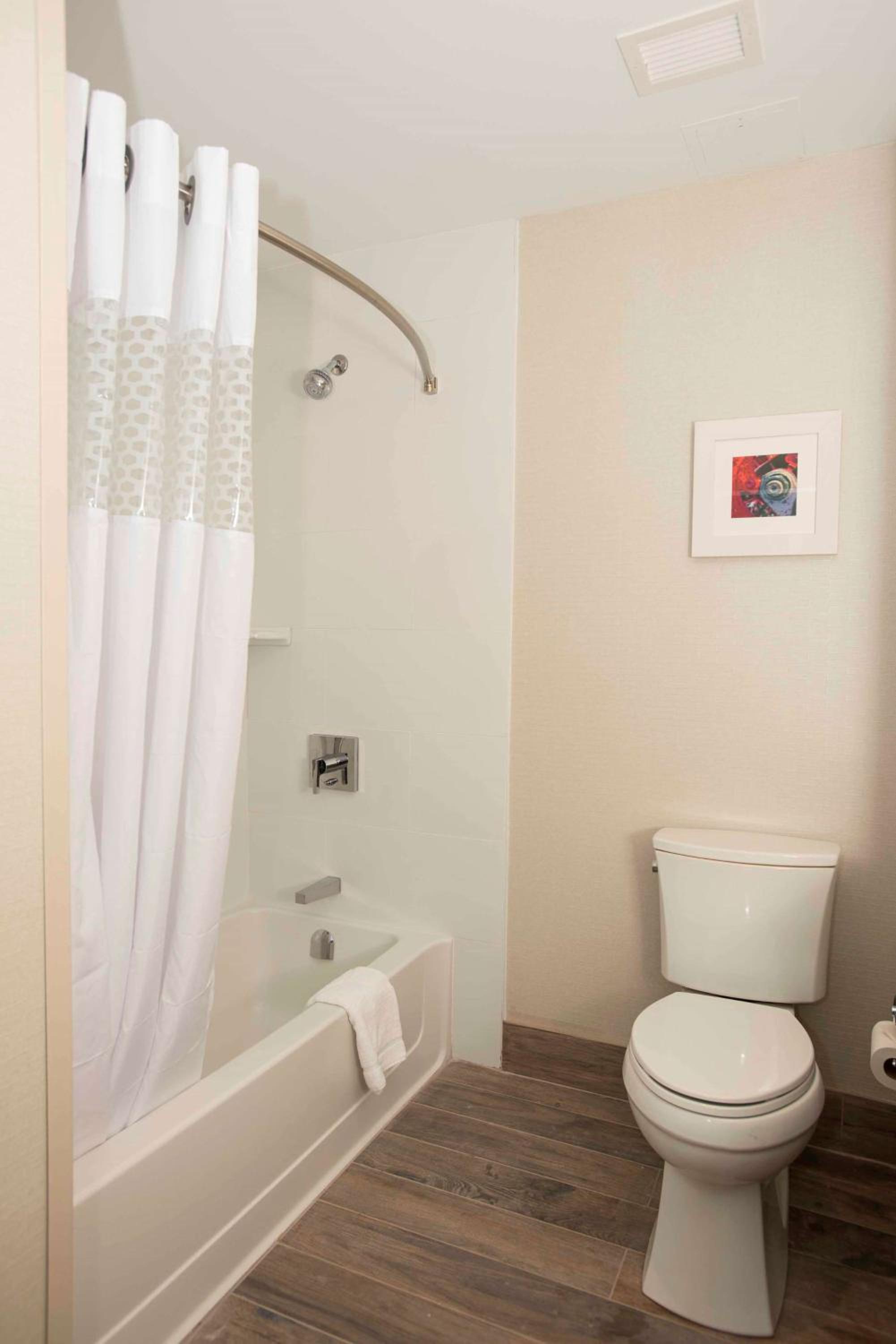 Thunder Bay Vacations - Hampton Inn Suites by Hilton Thunder Bay - Property Image 13