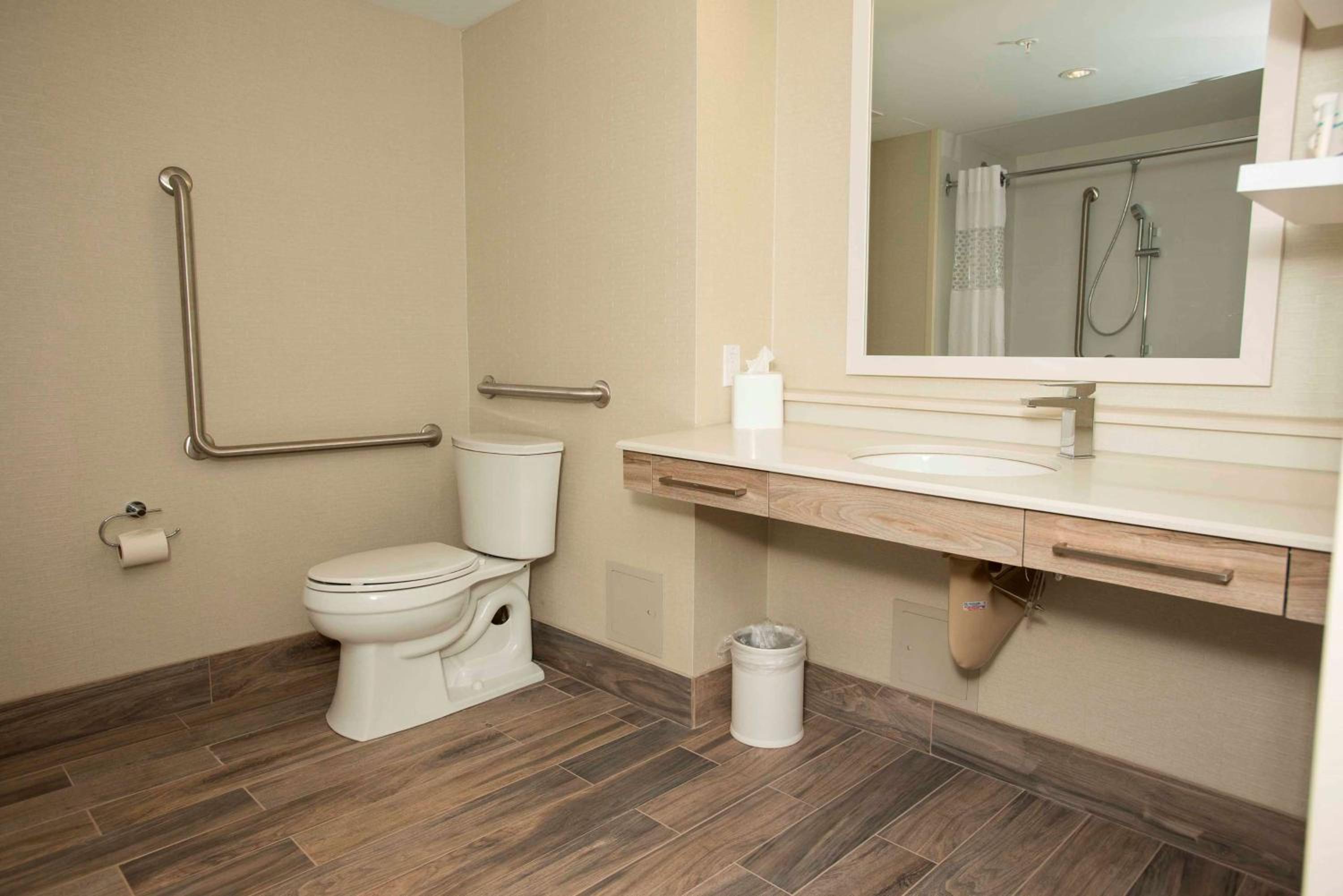Thunder Bay Vacations - Hampton Inn Suites by Hilton Thunder Bay - Property Image 15