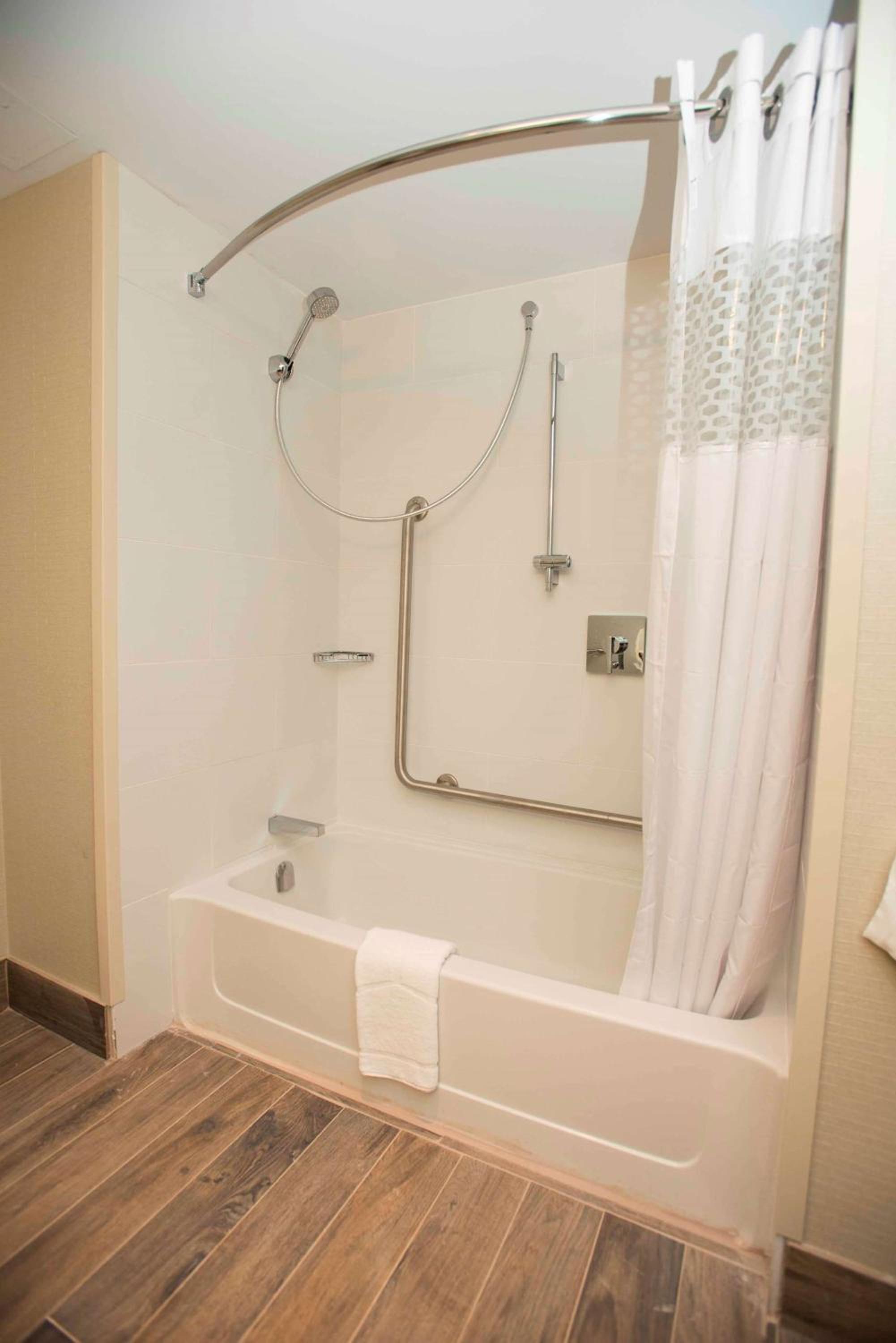 Thunder Bay Vacations - Hampton Inn Suites by Hilton Thunder Bay - Property Image 17