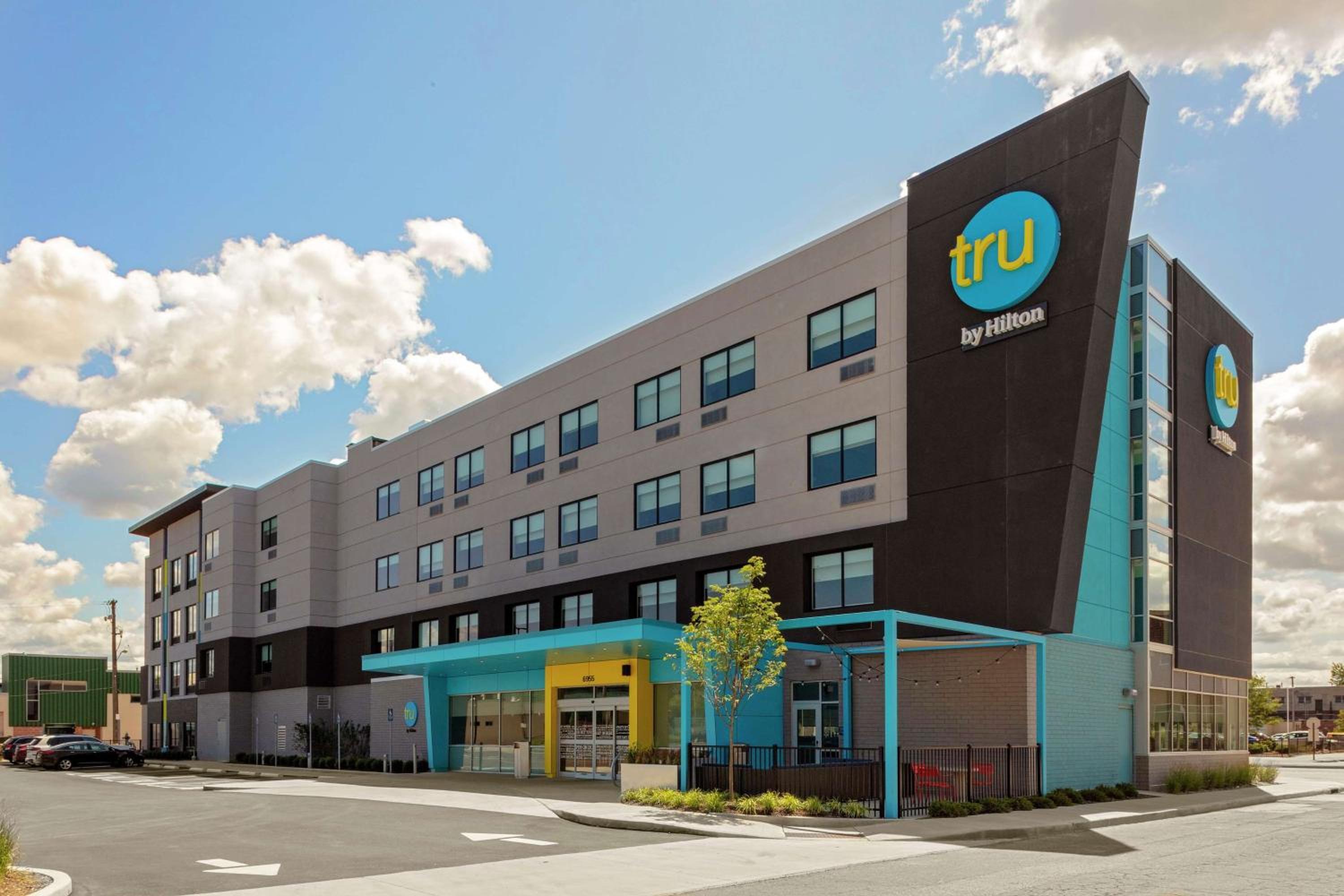 Hotel Tru By Hilton Cleveland Midtown - Image 1