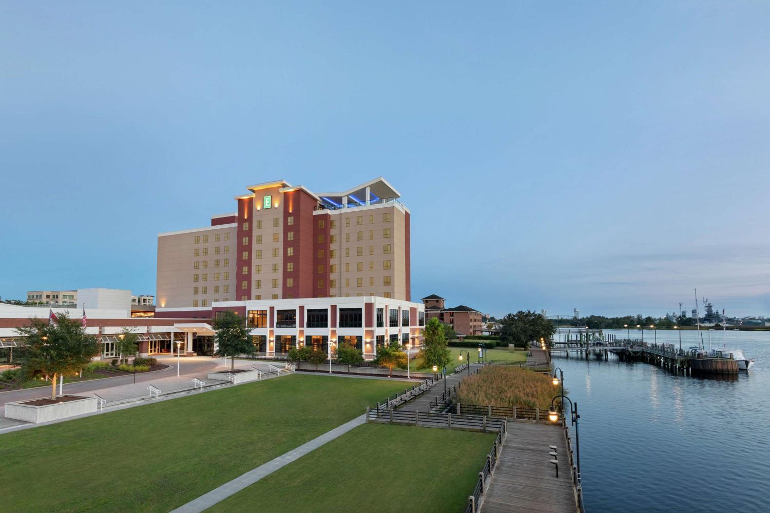 Hotel Embassy Suites By Hilton Wilmington Riverfront - Image 1