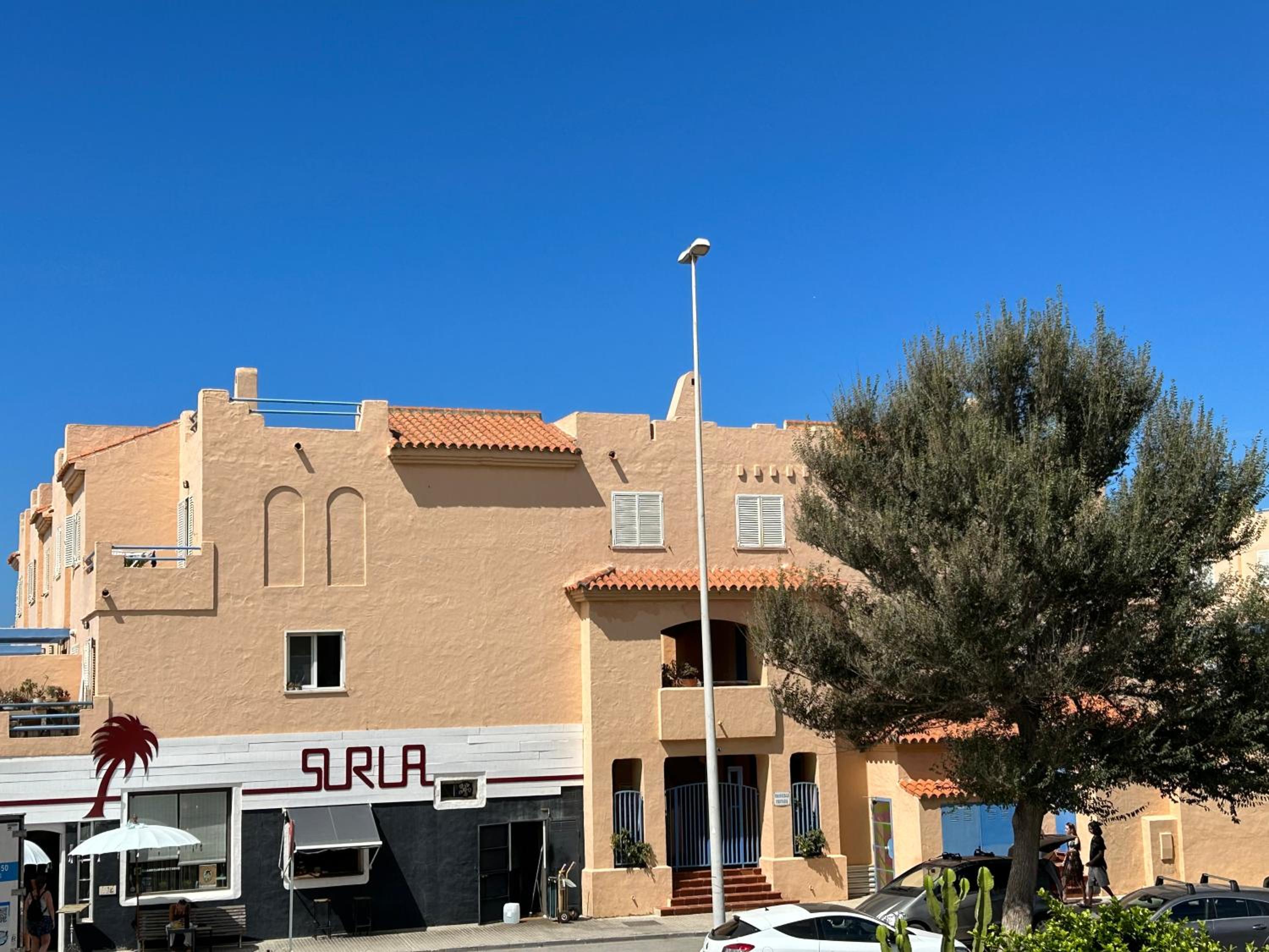 Apartamento Los Lances en Primera línea de playa con piscina