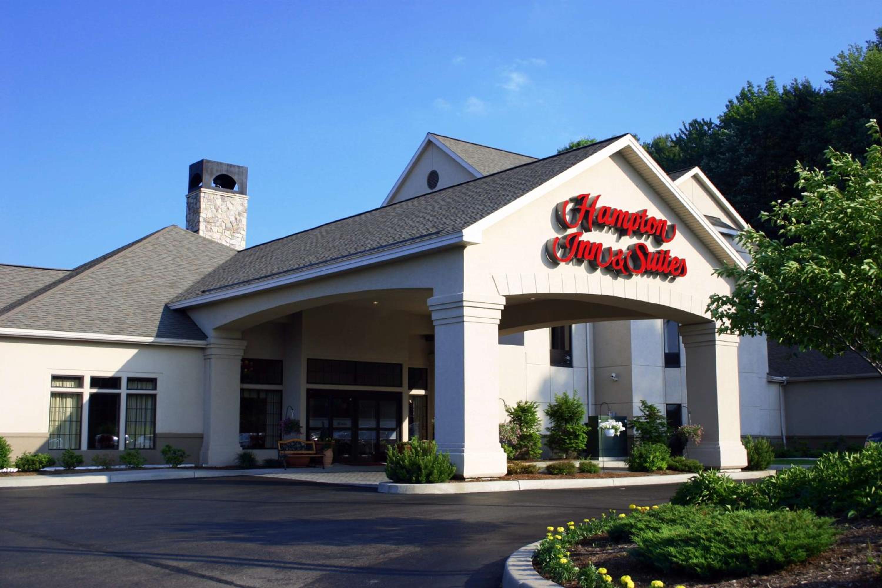 Binghamton Vacations - Hampton Inn  Suites Binghamton/Vestal - Property Image 1