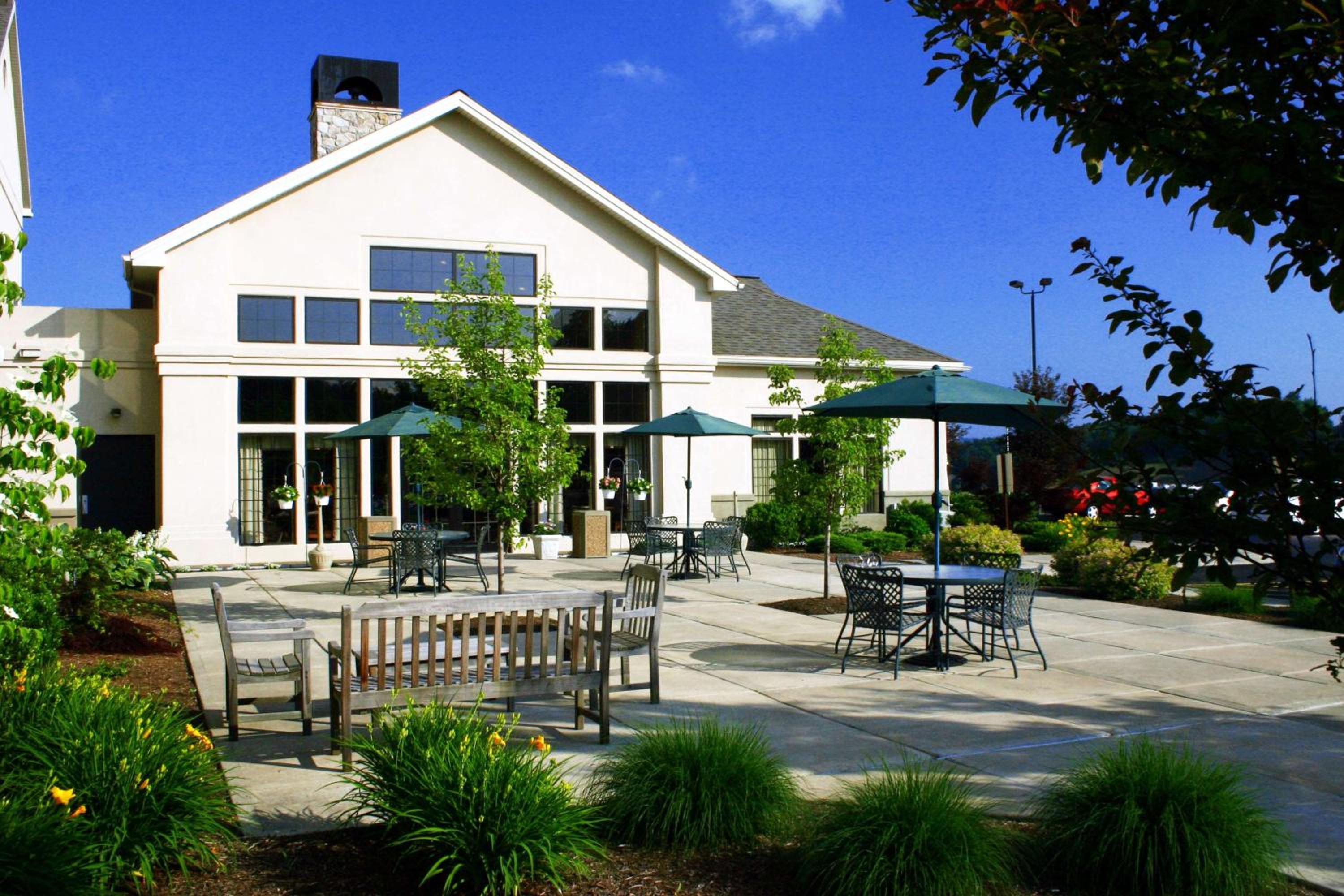 Hampton Inn  Suites Binghamton/Vestal - Property Image 1