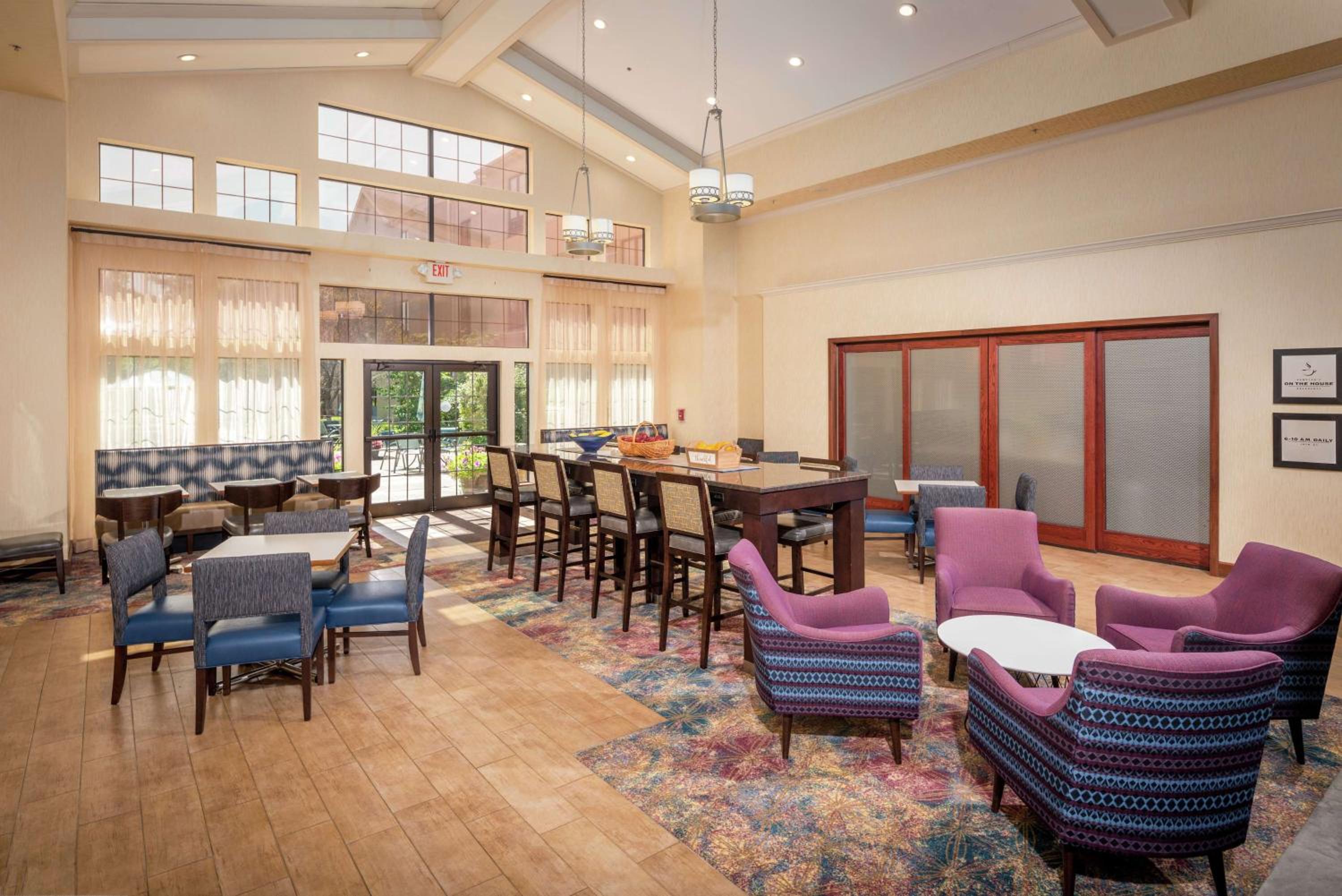 Binghamton Vacations - Hampton Inn  Suites Binghamton/Vestal - Property Image 2