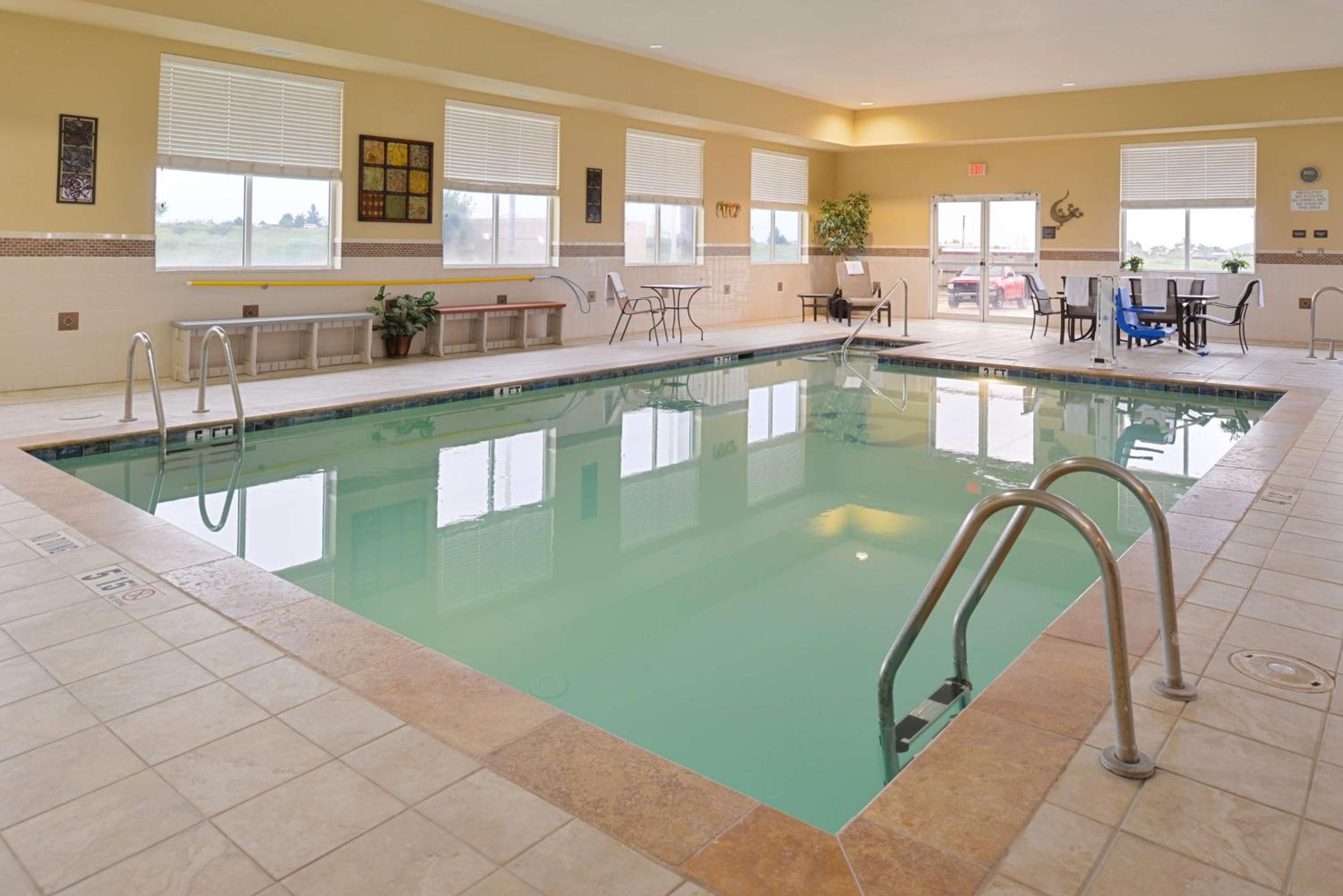 Alpine Vacations - Hampton Inn Alpine - Property Image 10