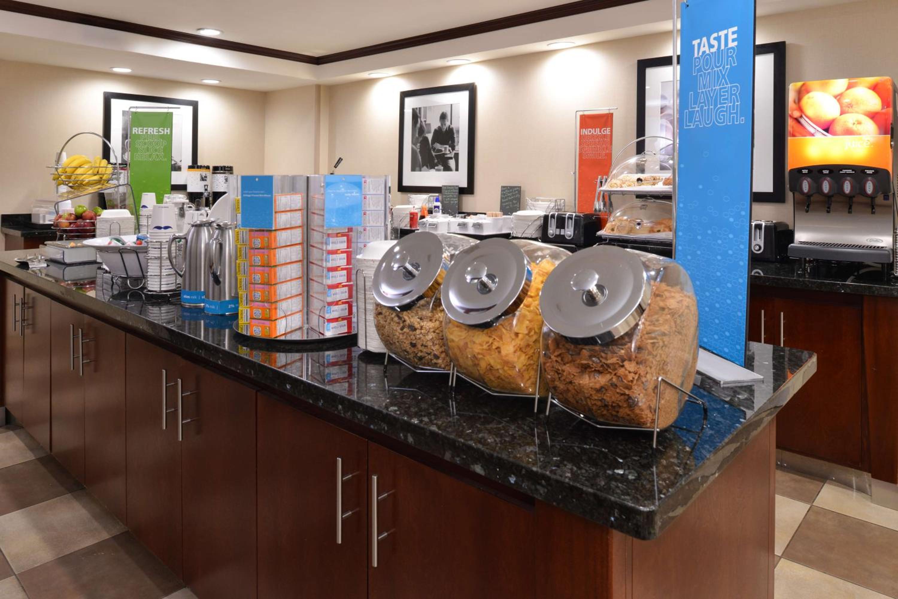 Alpine Vacations - Hampton Inn Alpine - Property Image 3