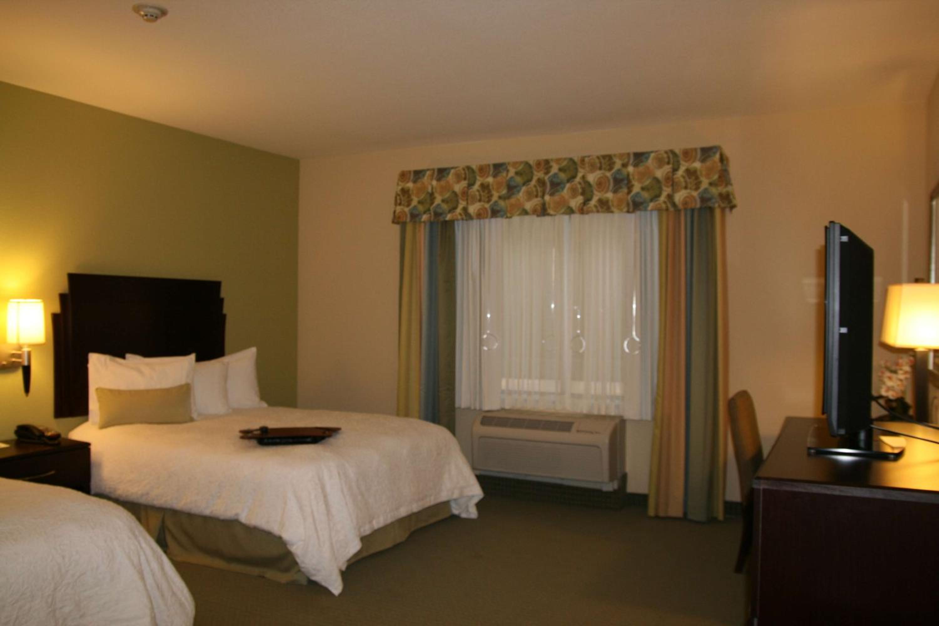 Alpine Vacations - Hampton Inn Alpine - Property Image 11
