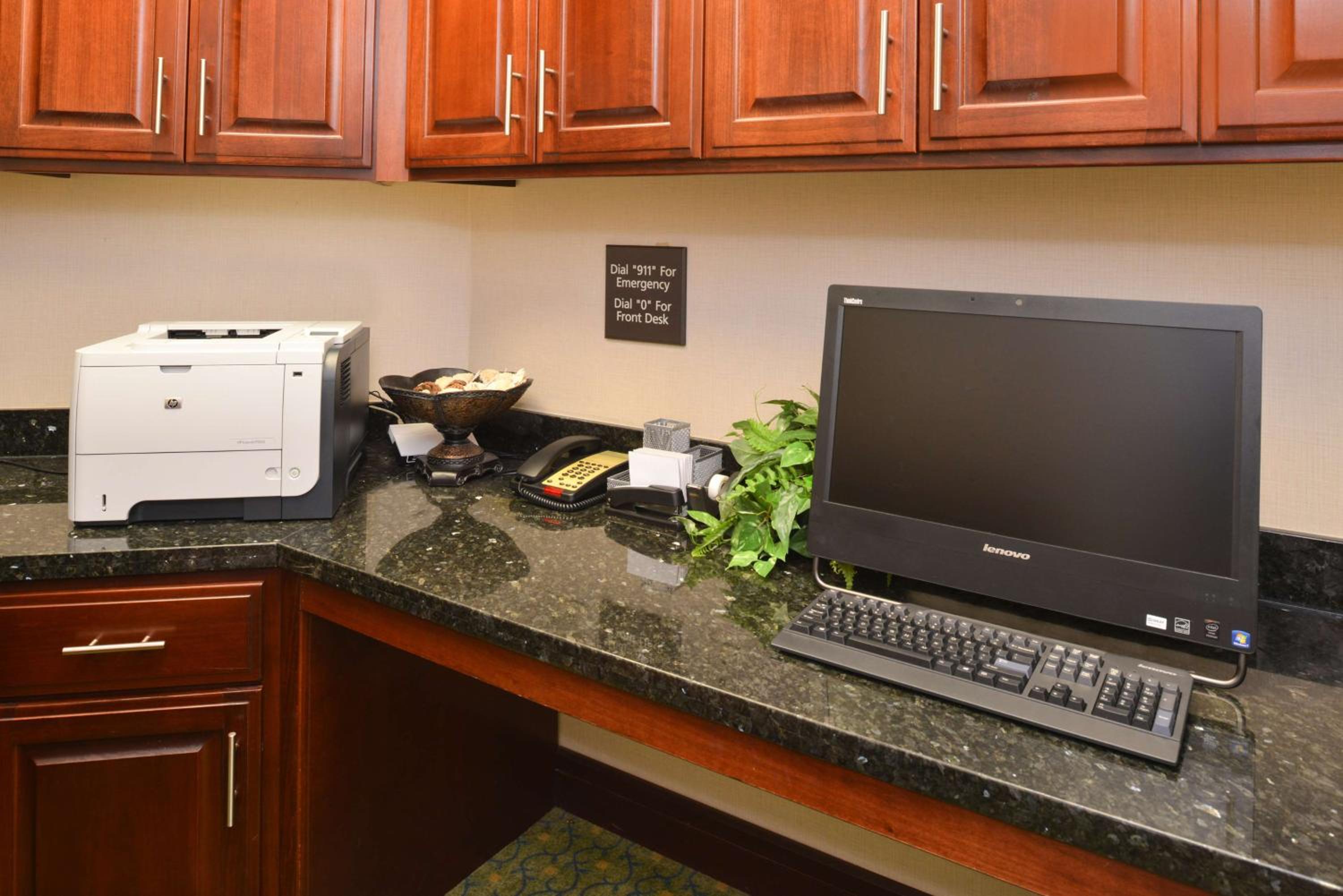 Alpine Vacations - Hampton Inn Alpine - Property Image 5