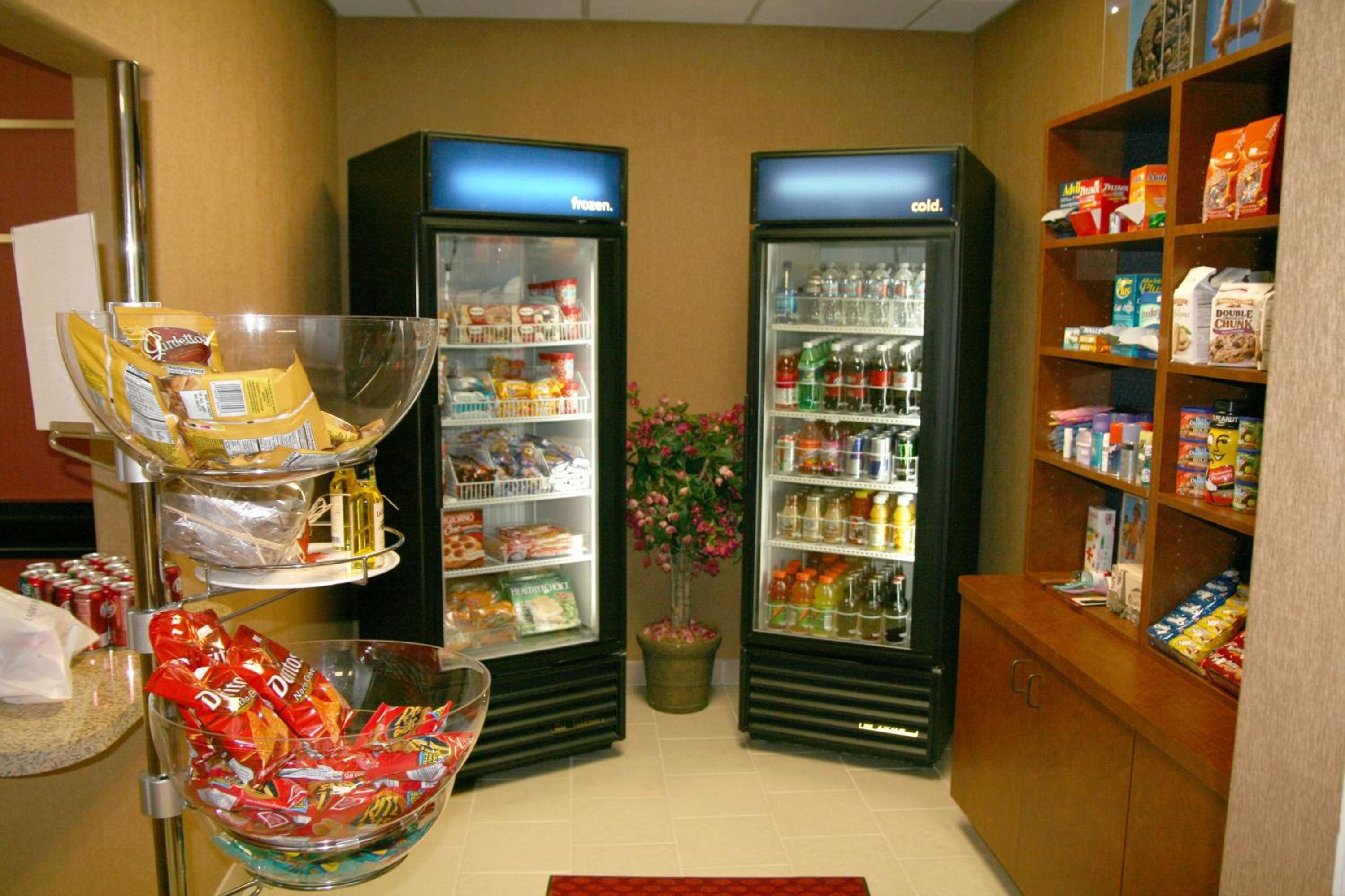 Red Bluff Vacations - Hampton Inn  Suites Red Bluff - Property Image 12