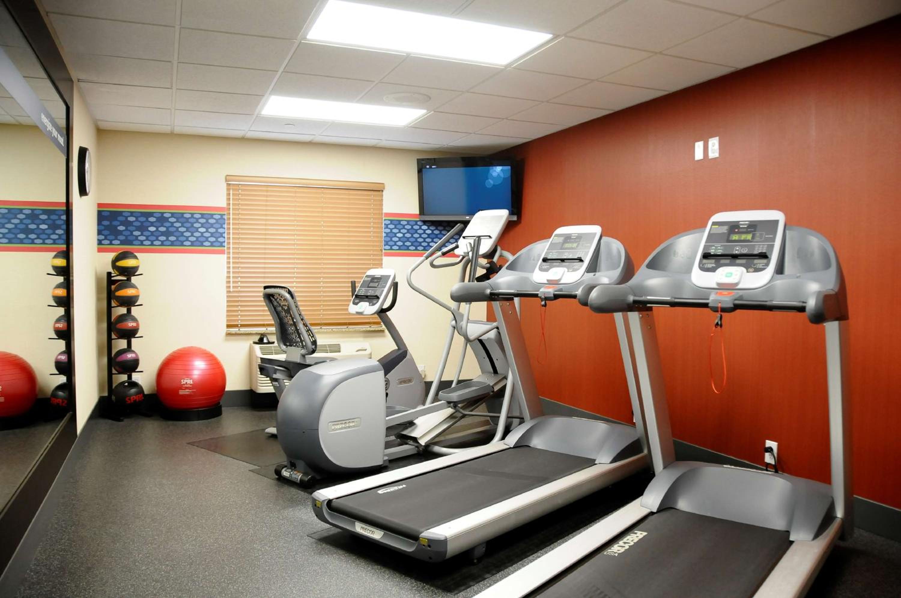 Red Bluff Vacations - Hampton Inn  Suites Red Bluff - Property Image 9