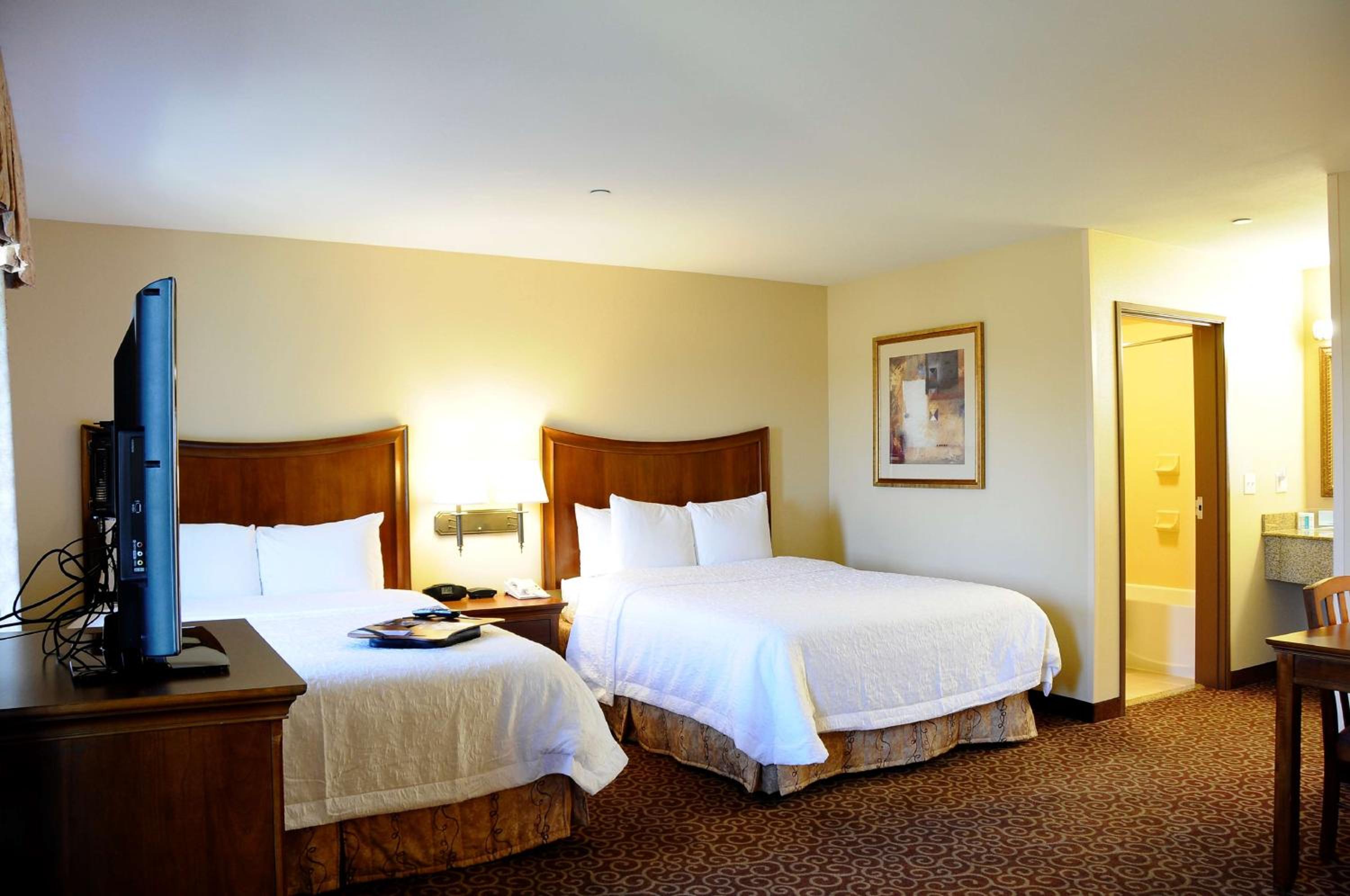 Red Bluff Vacations - Hampton Inn  Suites Red Bluff - Property Image 4