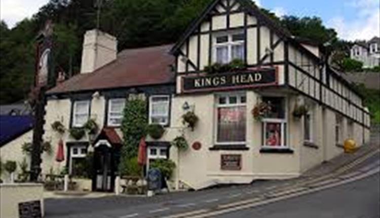 BODLONDEB CASTLE BED & BREAKFAST { CENTRAL LLANDUDNO}