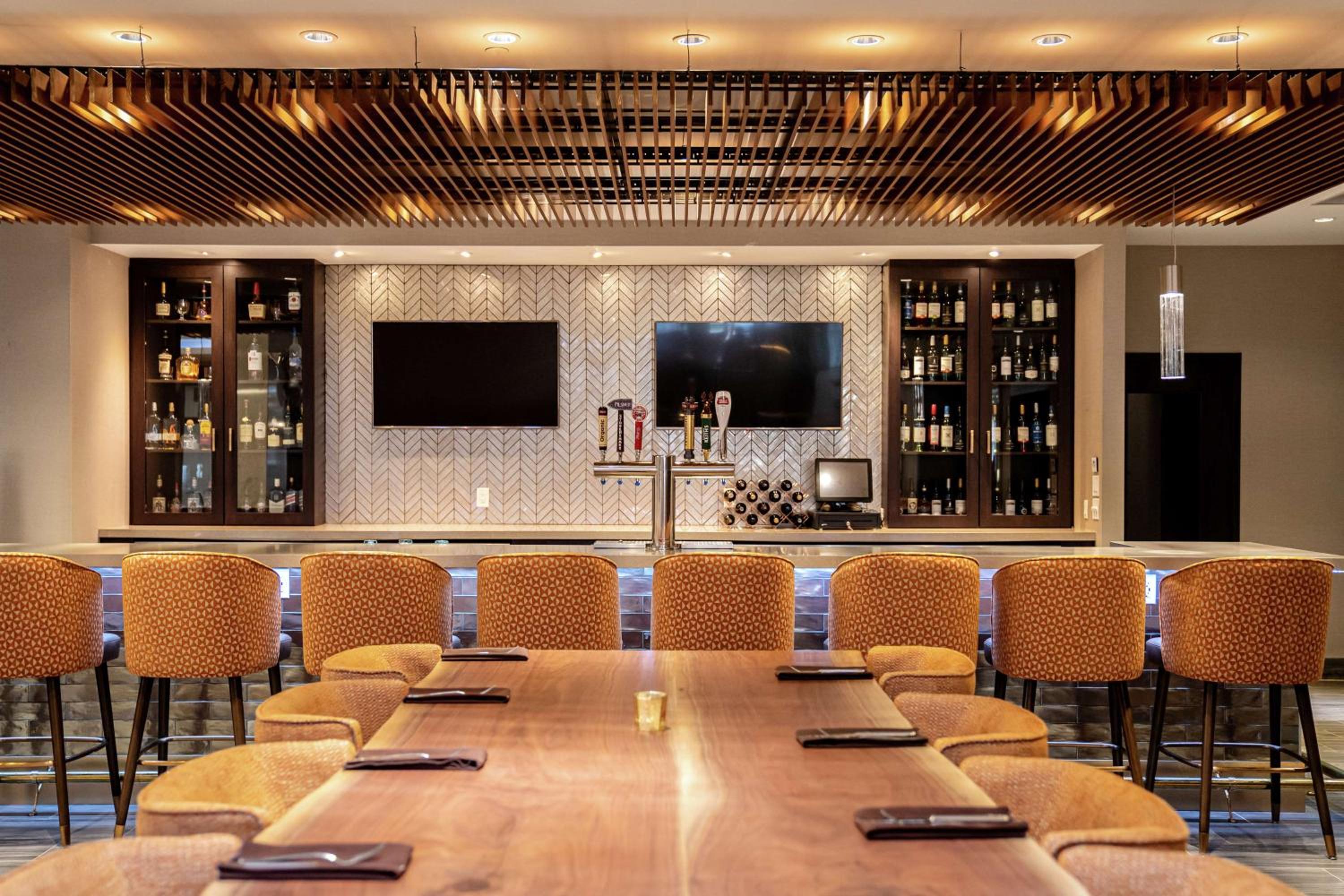 Kitchener Vacations - DoubleTree by Hilton Kitchener - Property Image 6