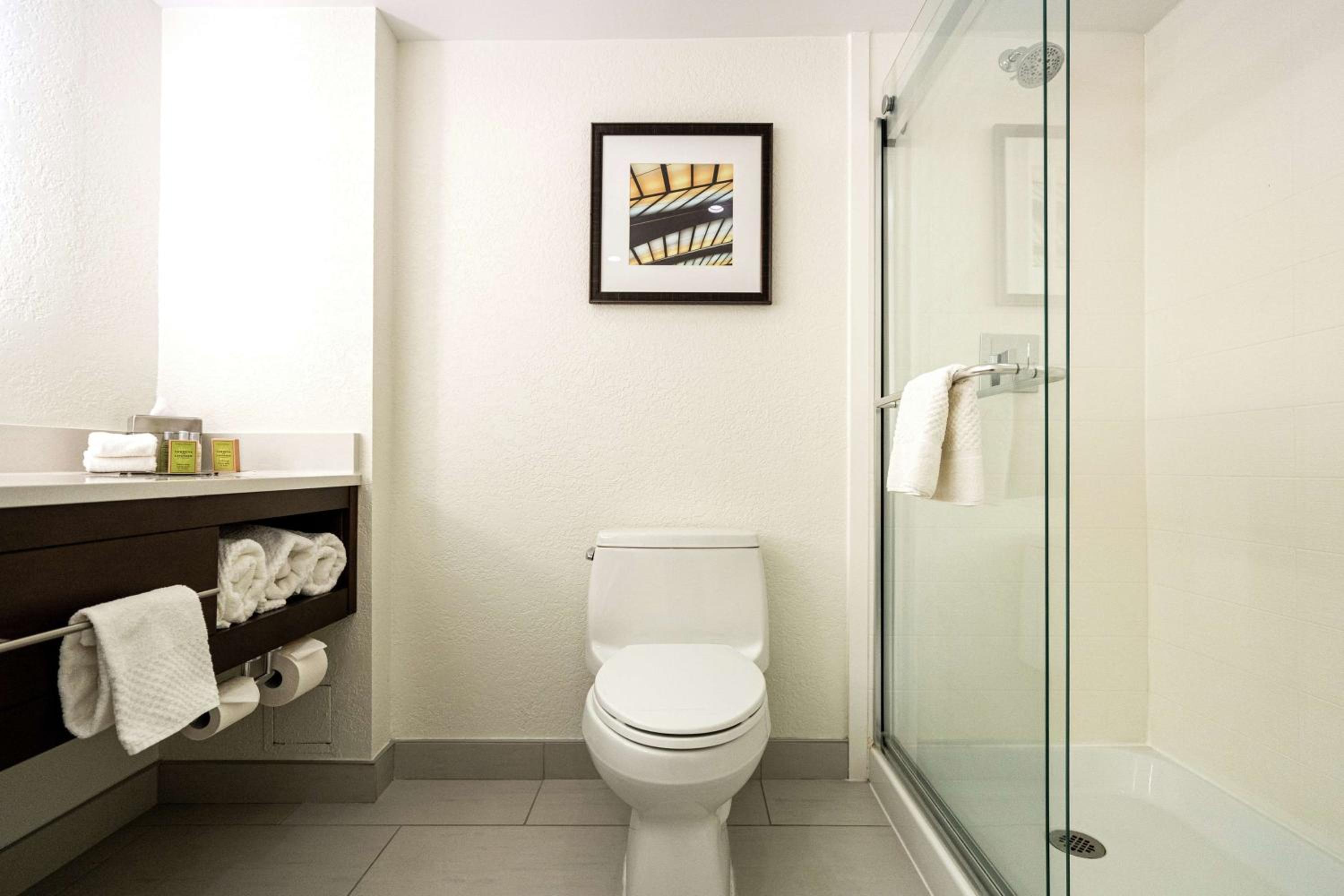 Kitchener Vacations - DoubleTree by Hilton Kitchener - Property Image 17