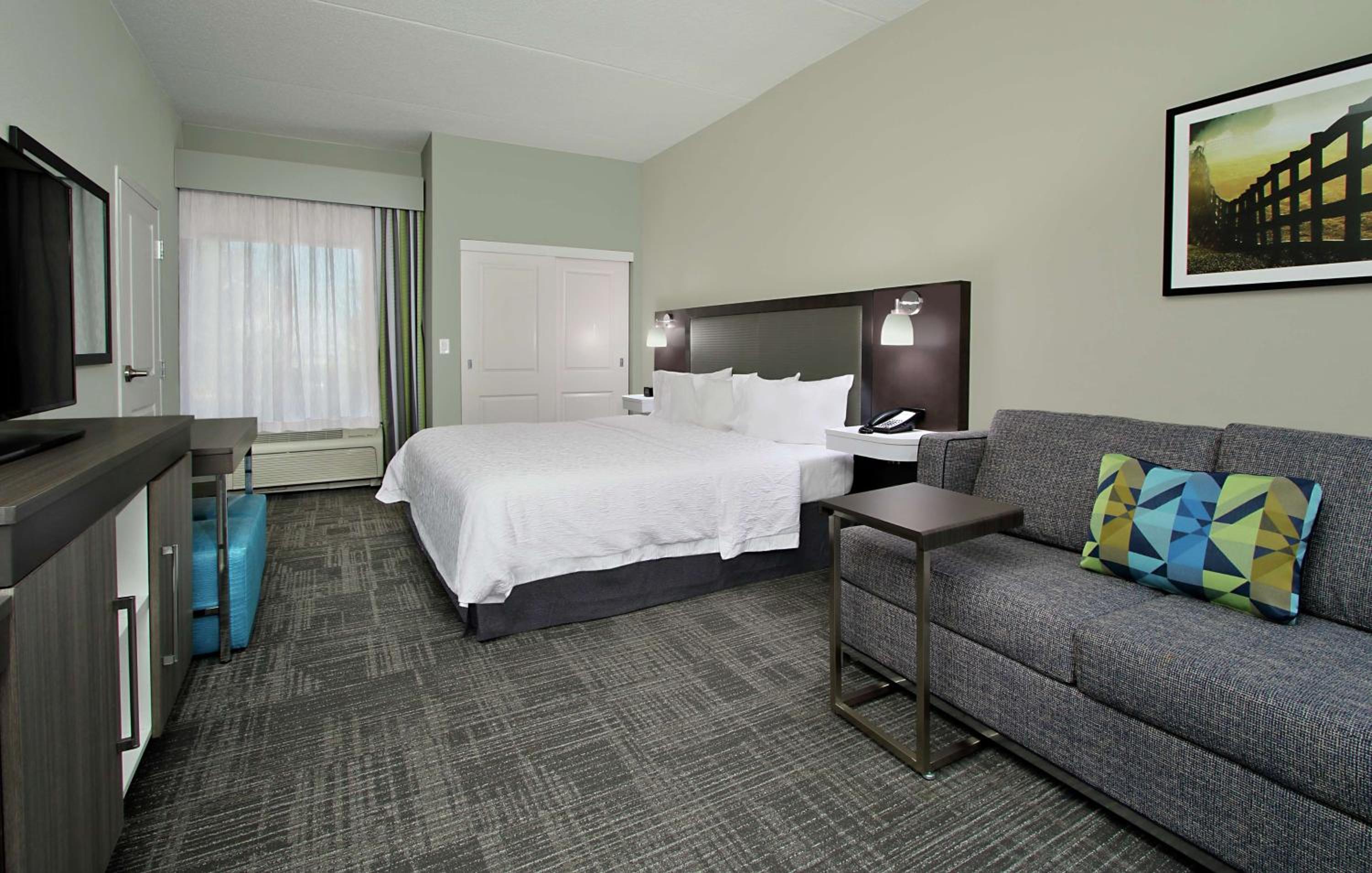 Hagerstown Vacations - Hampton Inn Hagerstown-Maugansville - Property Image 4