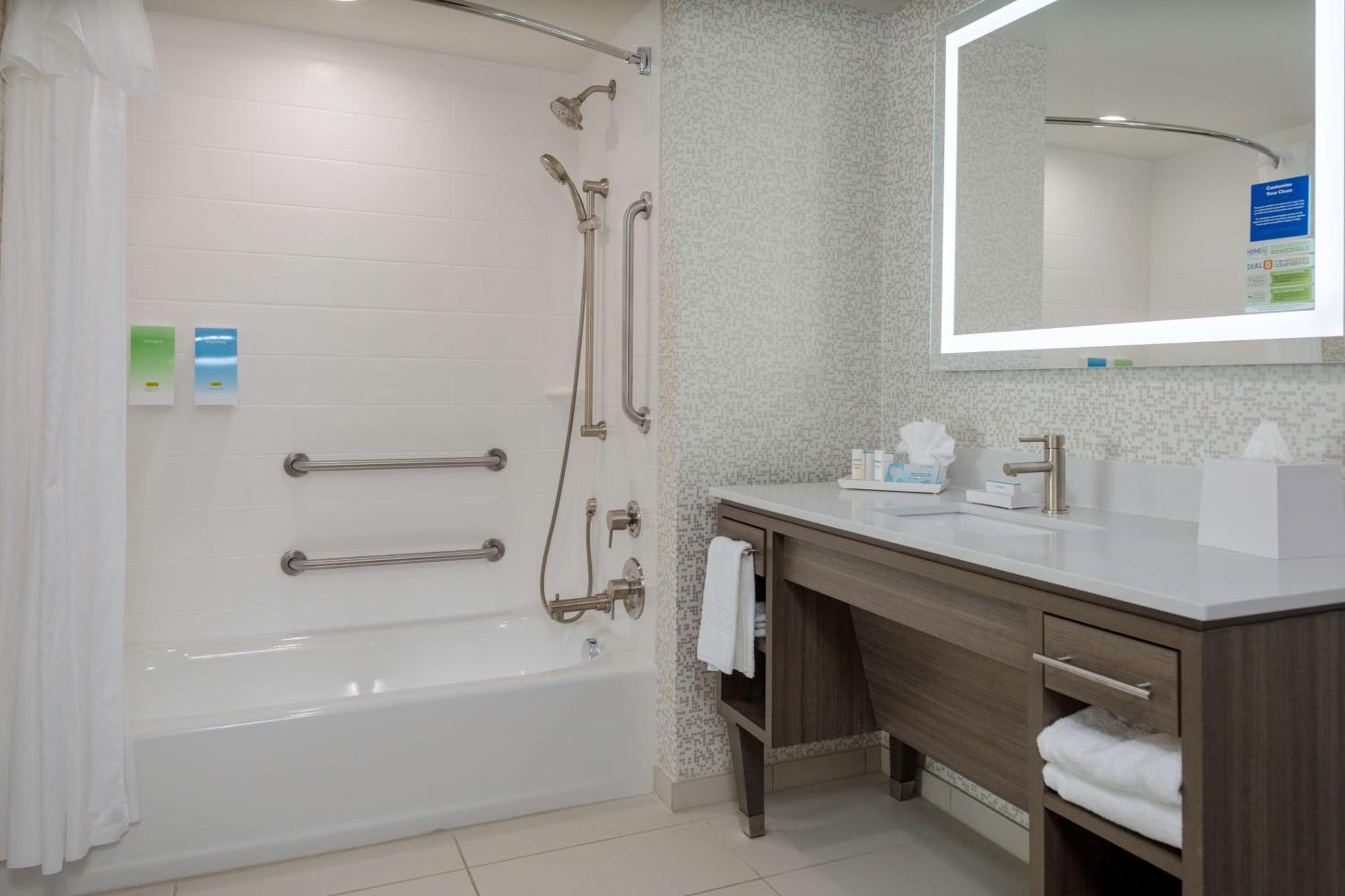 Page Vacations - Home2 Suites By Hilton Page Lake Powell - Property Image 12