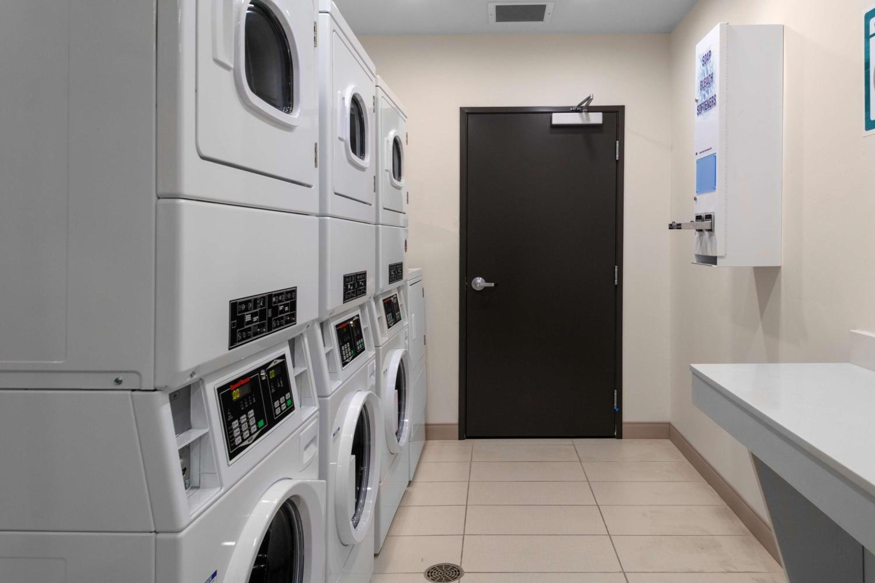 Page Vacations - Home2 Suites By Hilton Page Lake Powell - Property Image 3