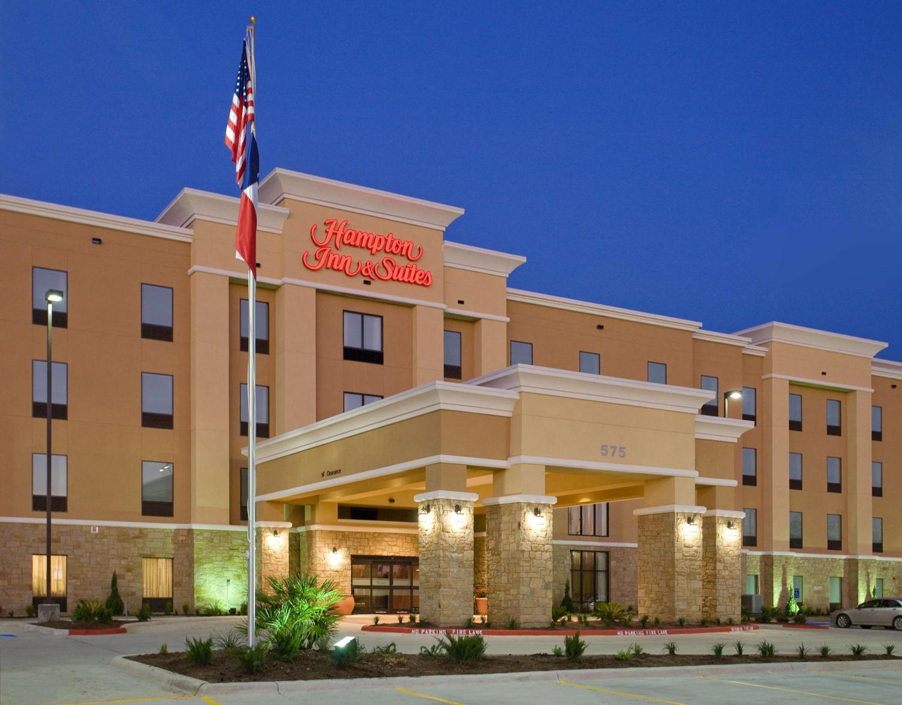 Hotel Hampton Inn & Suites New Braunfels - Image 1