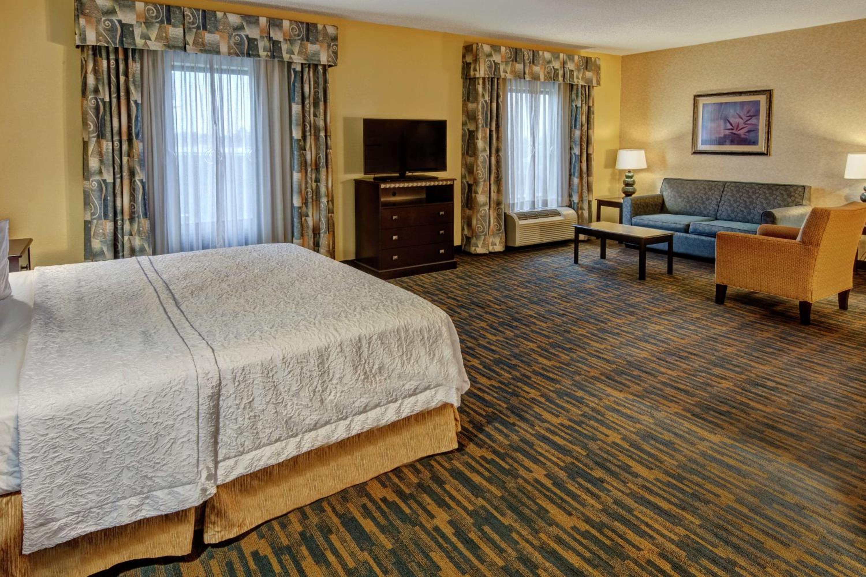 Roanoke Rapids Vacations - Hampton Inn Roanoke Rapids - Property Image 17