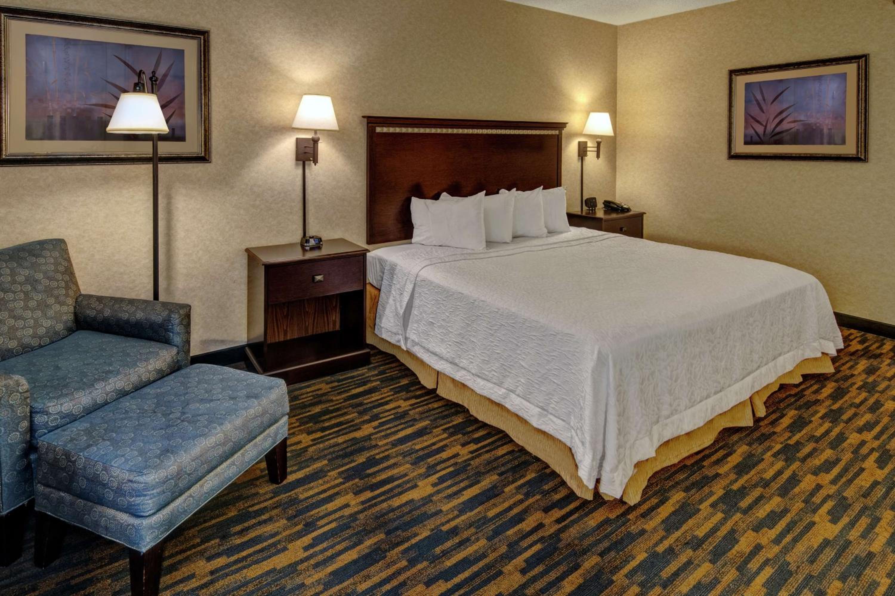 Roanoke Rapids Vacations - Hampton Inn Roanoke Rapids - Property Image 2