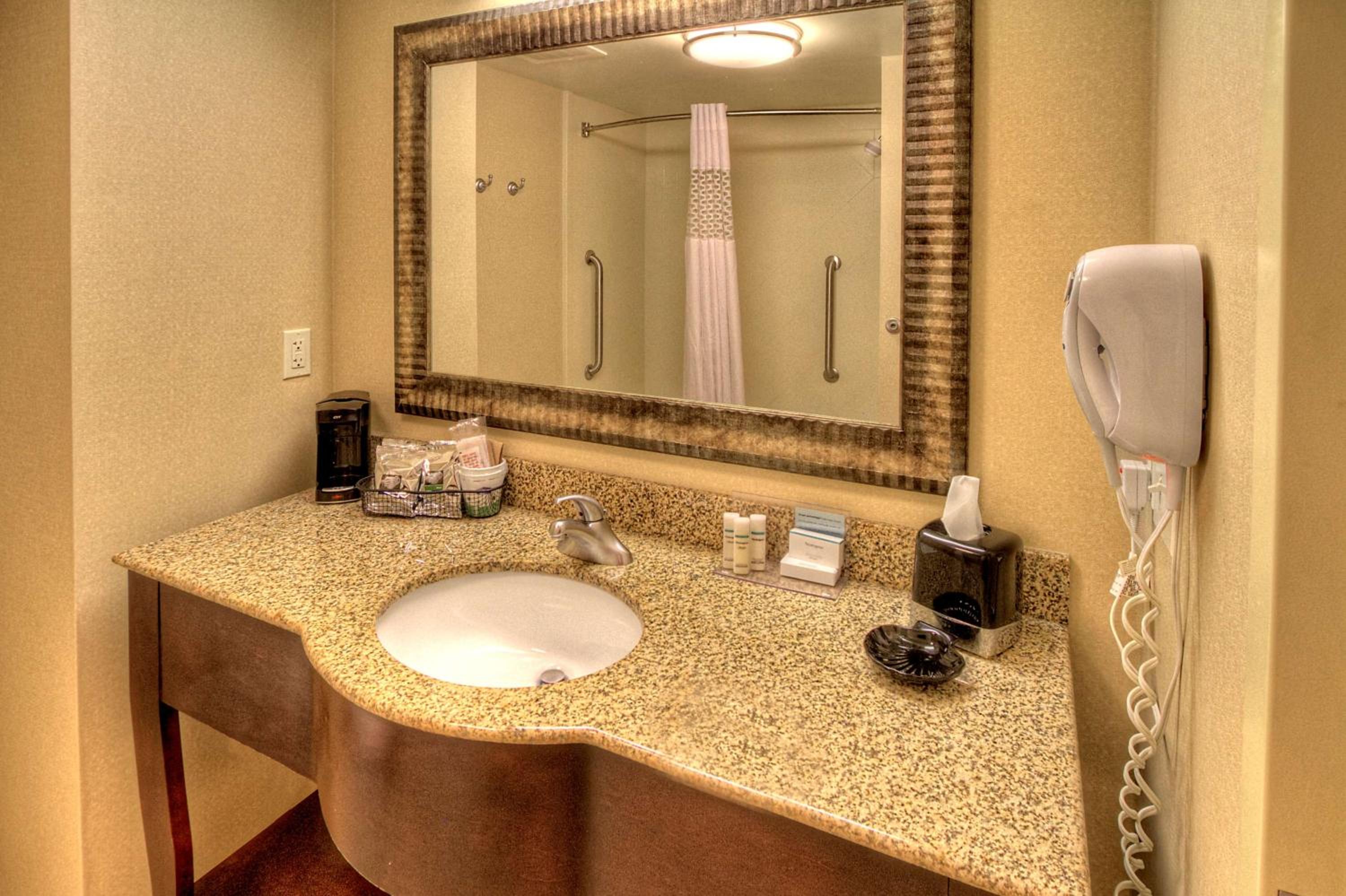 Roanoke Rapids Vacations - Hampton Inn Roanoke Rapids - Property Image 27