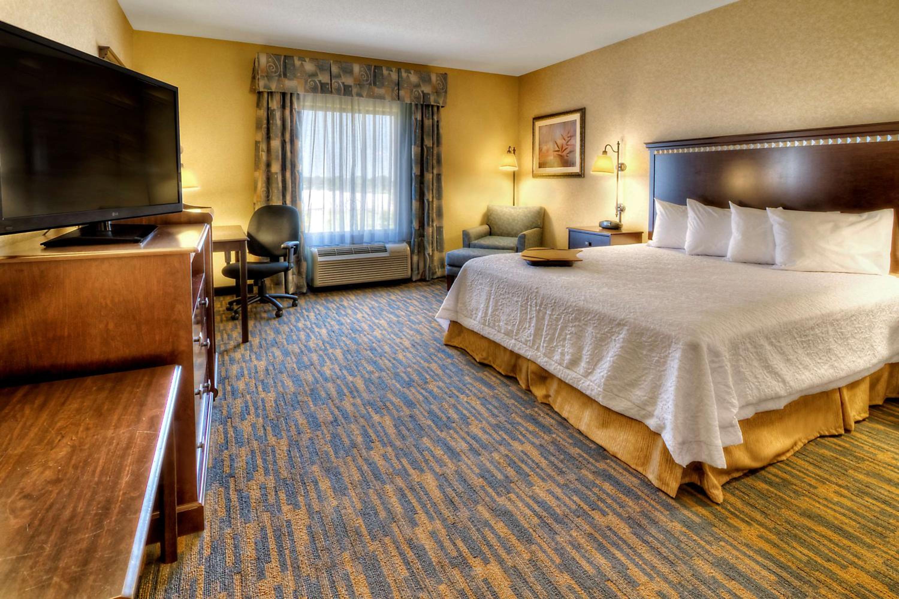 Roanoke Rapids Vacations - Hampton Inn Roanoke Rapids - Property Image 30