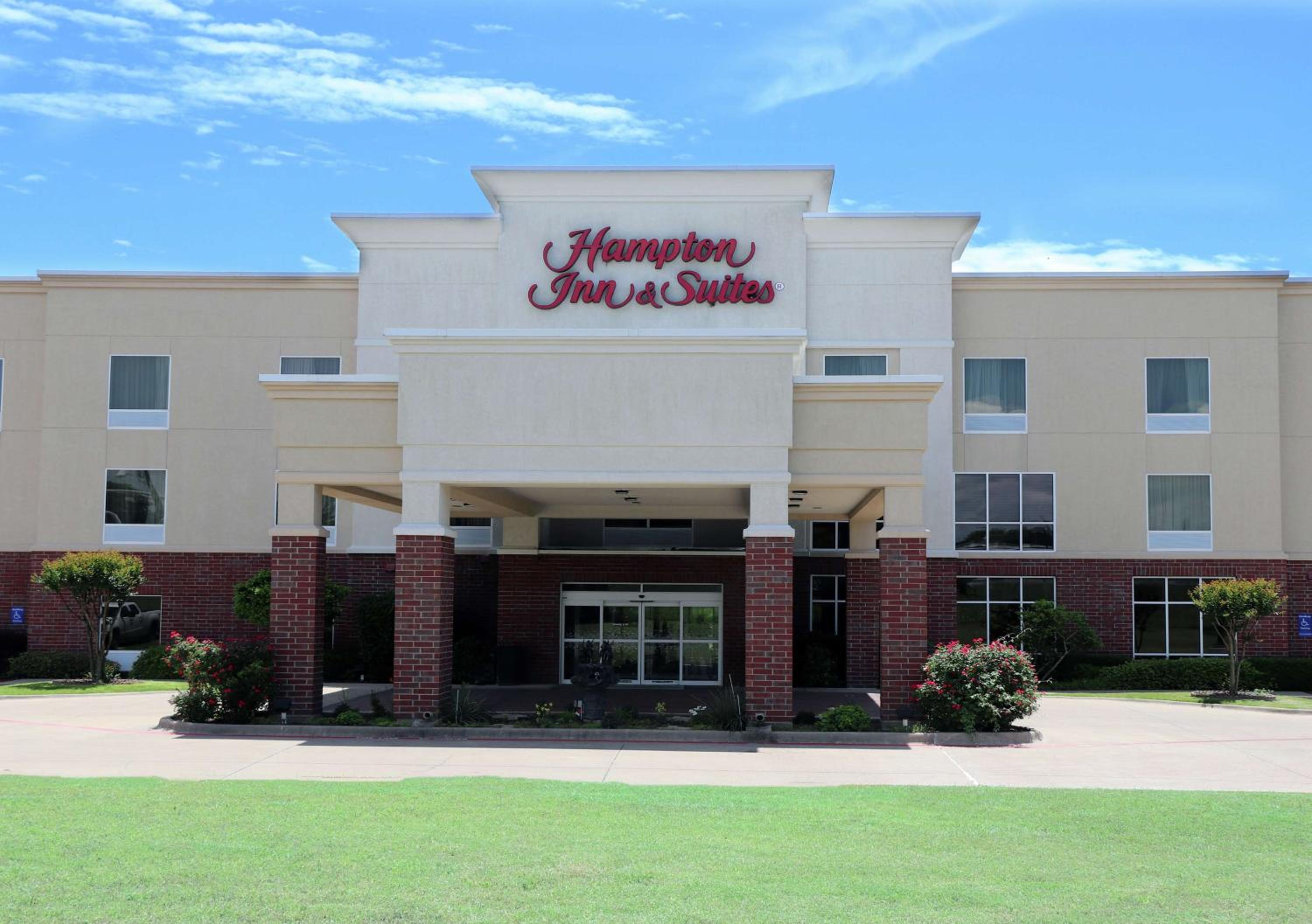 Stephenville Vacations - Hampton Inn and Suites Stephenville - Property Image 1