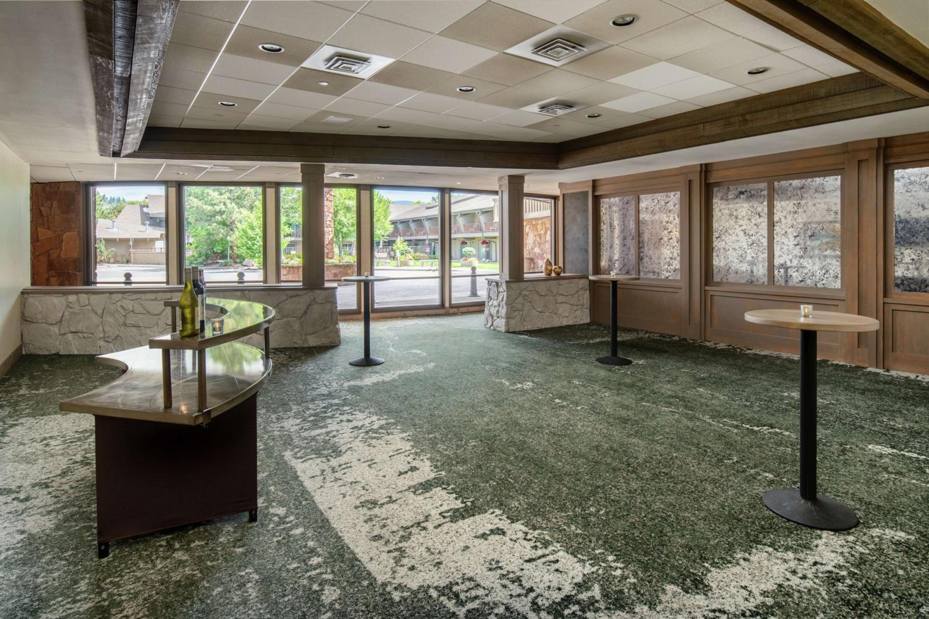 DoubleTree by Hilton Missoula Edgewater