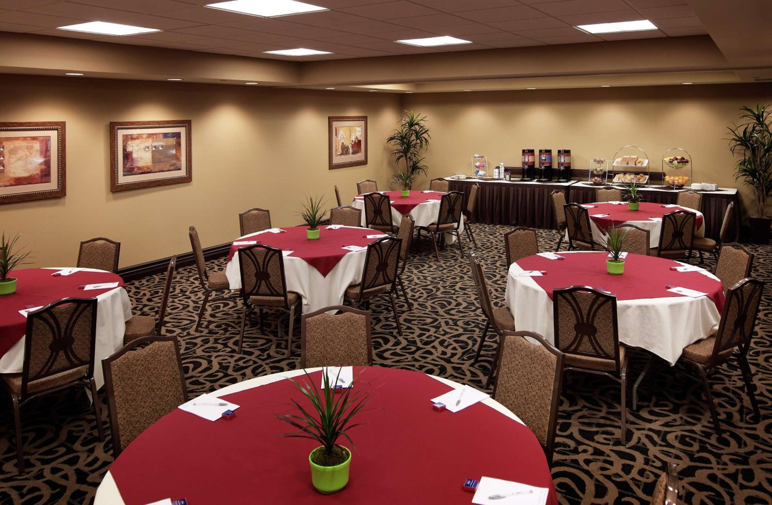 North Bay Vacations - Hampton Inn by Hilton North Bay - Property Image 1