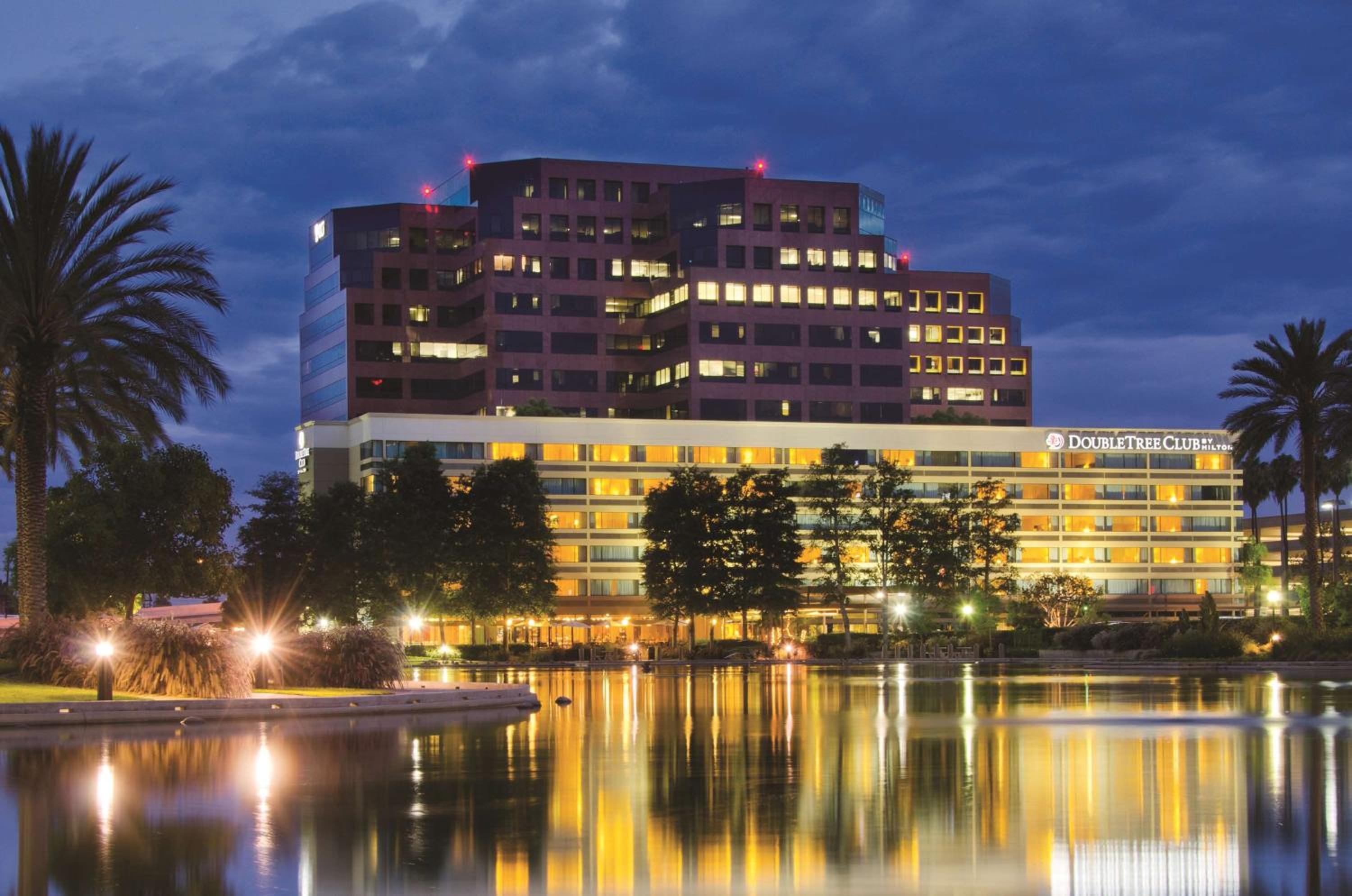 Santa Ana Vacations - DoubleTree by Hilton Orange County Airport - Property Image 4