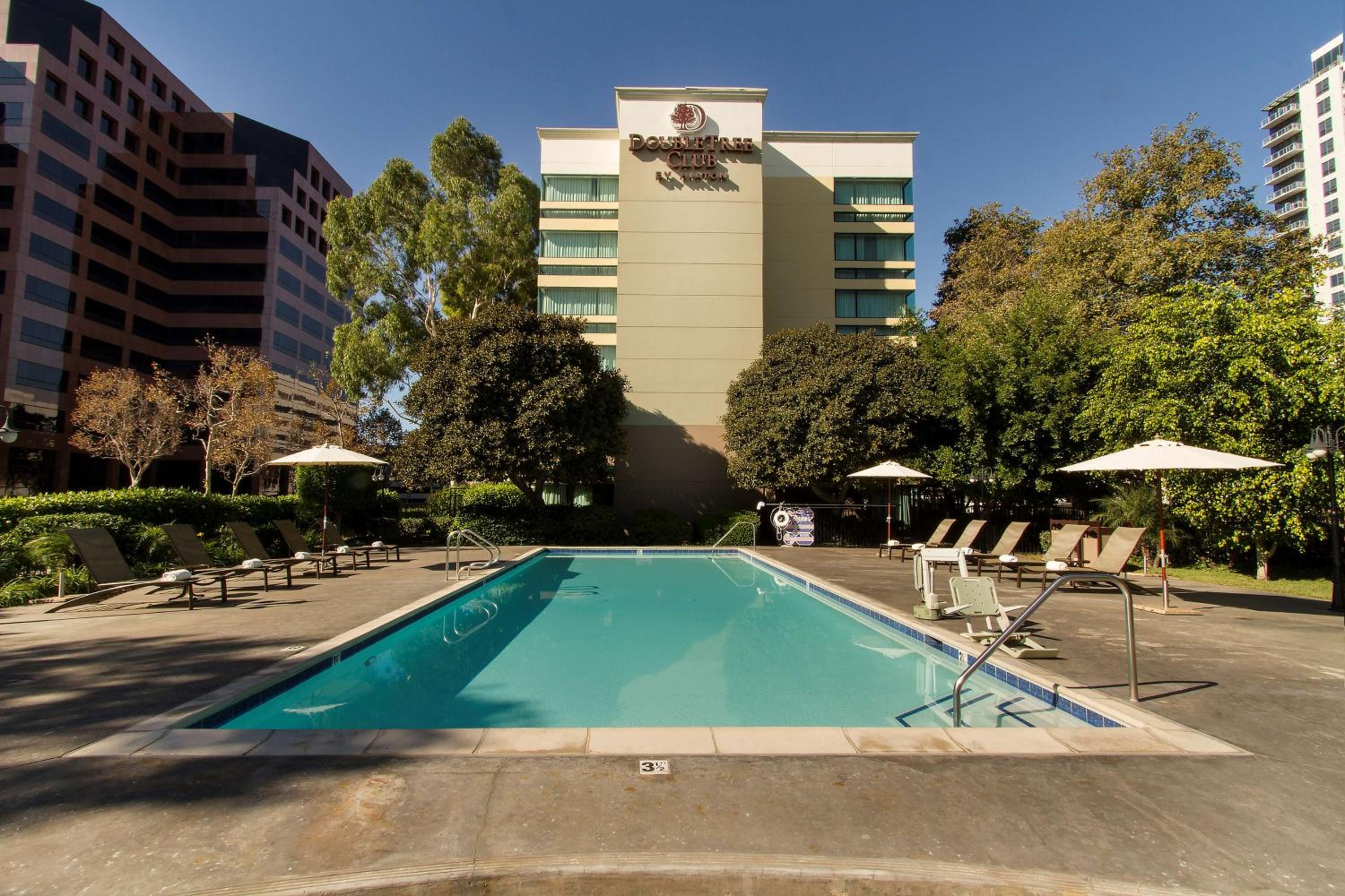 Santa Ana Vacations - DoubleTree by Hilton Orange County Airport - Property Image 10