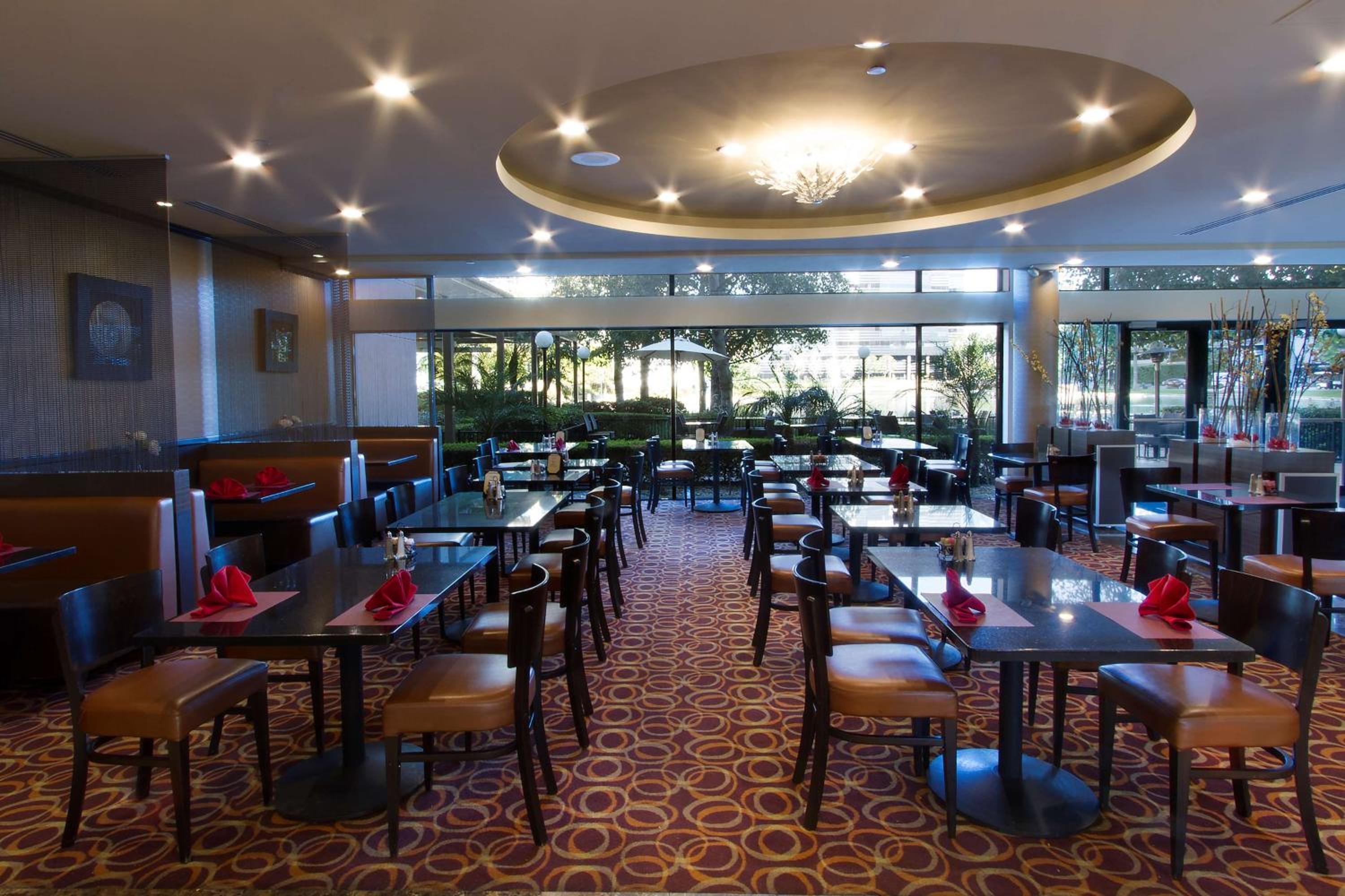 Santa Ana Vacations - DoubleTree by Hilton Orange County Airport - Property Image 14