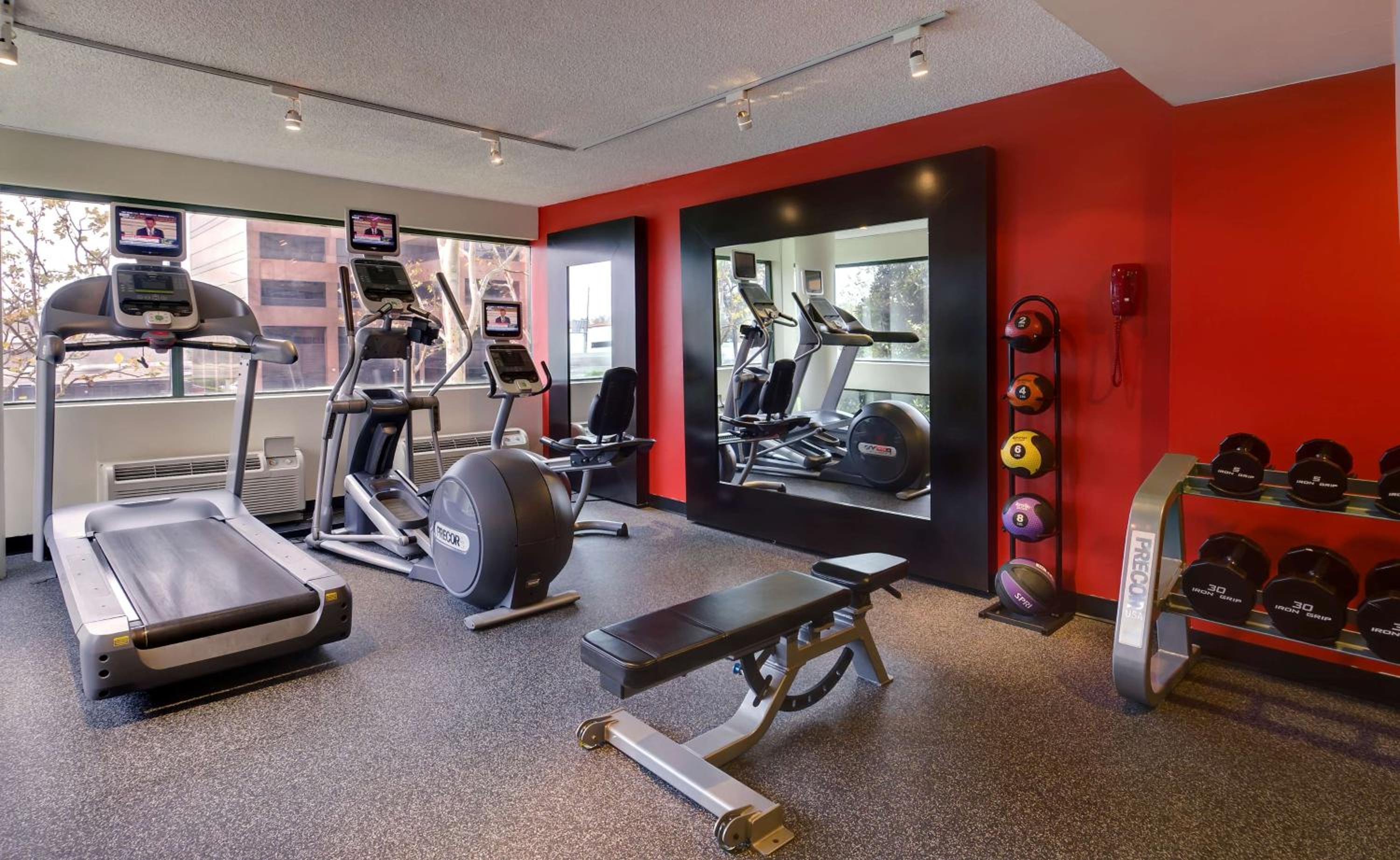 Santa Ana Vacations - DoubleTree by Hilton Orange County Airport - Property Image 17
