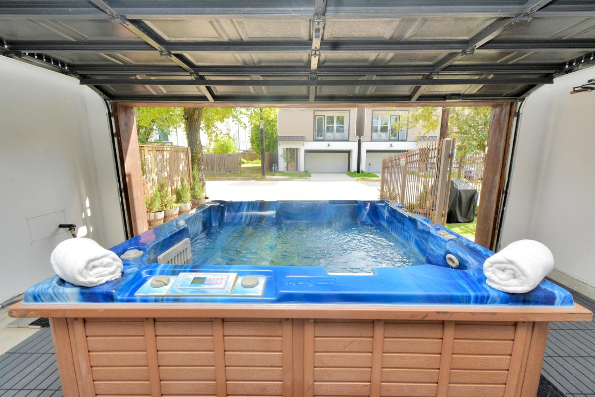 N-E-G SKAI MIDTOWN of HOUSTON view 5