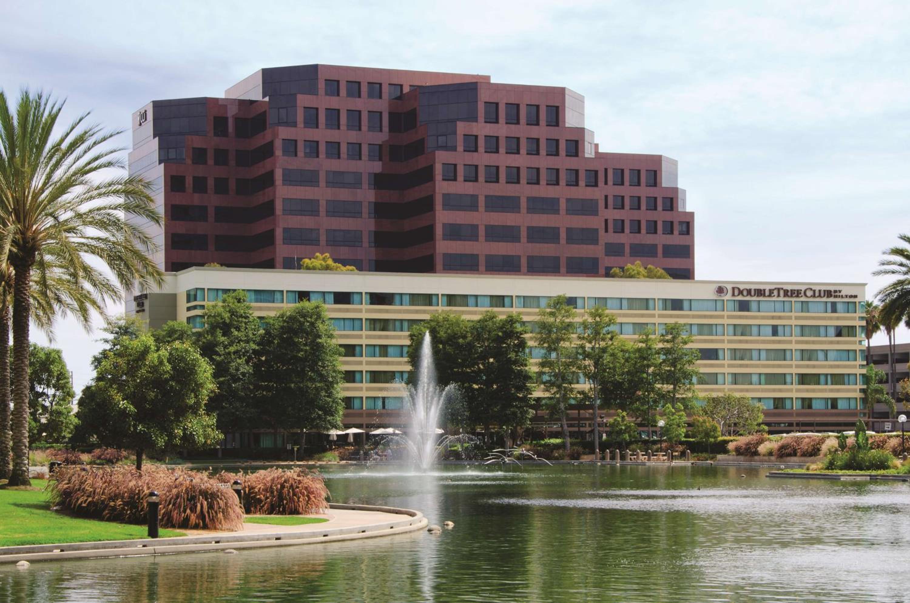 Santa Ana Vacations - DoubleTree by Hilton Orange County Airport - Property Image 36