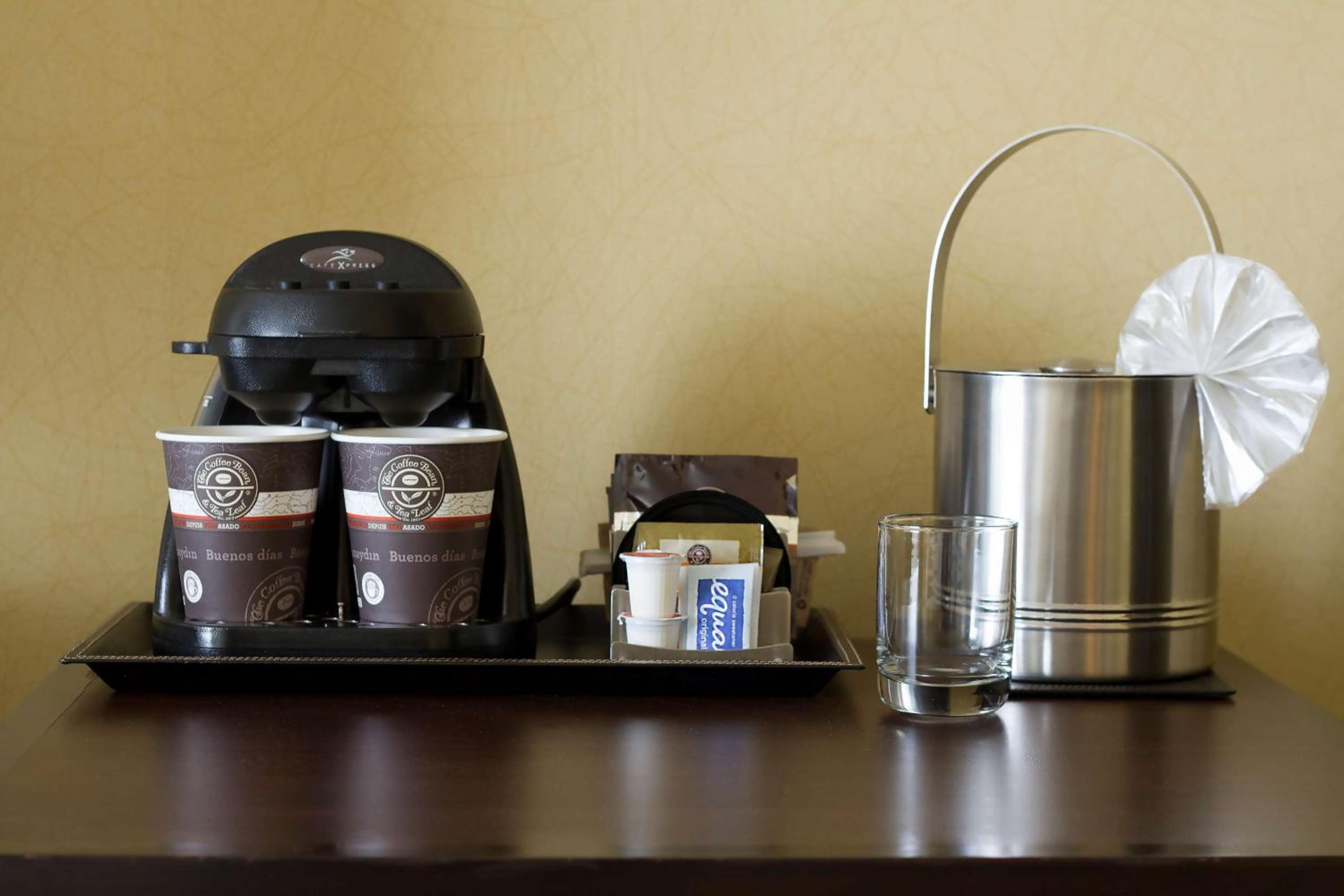 Santa Ana Vacations - DoubleTree by Hilton Orange County Airport - Property Image 27