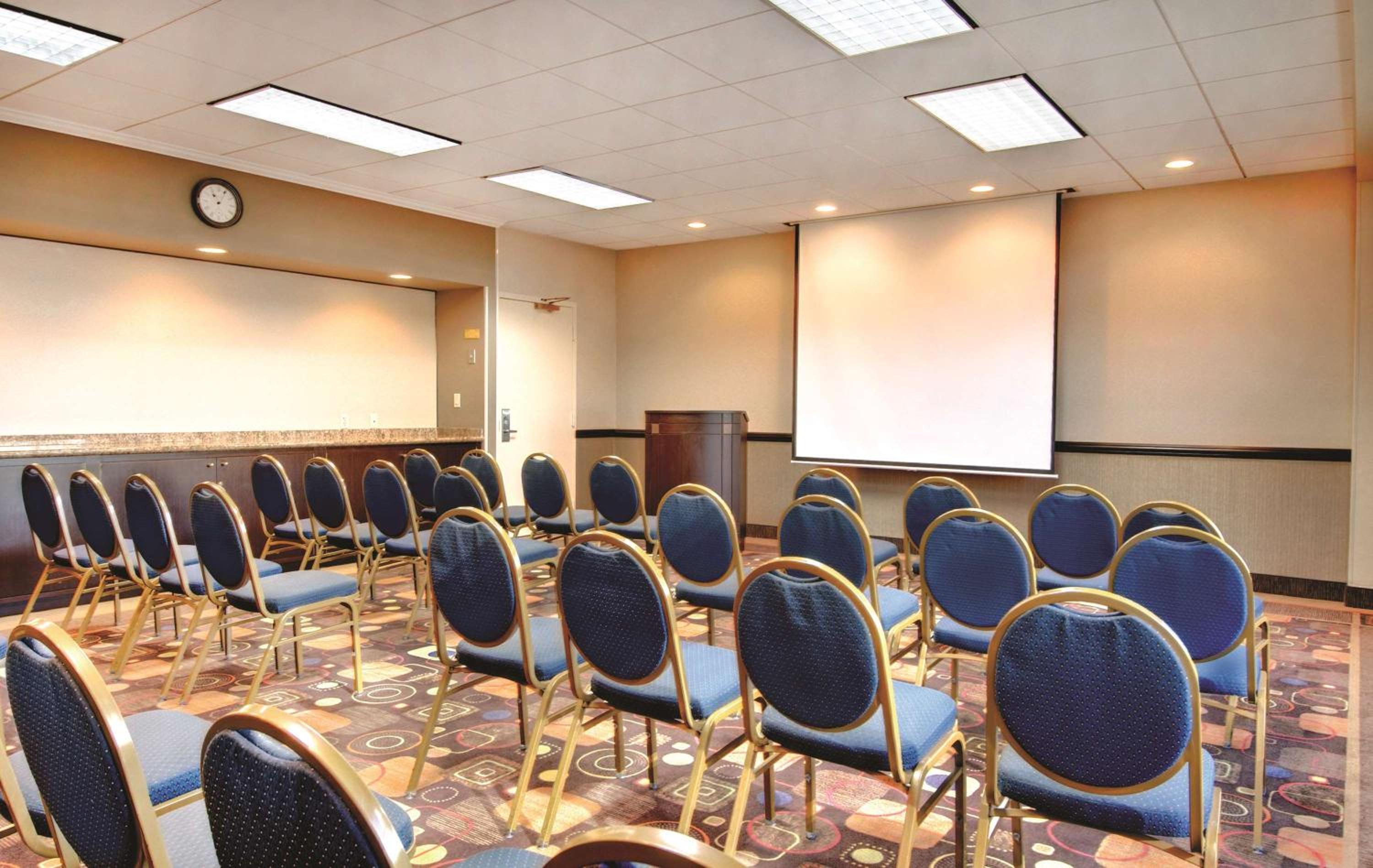 Santa Ana Vacations - DoubleTree by Hilton Orange County Airport - Property Image 2