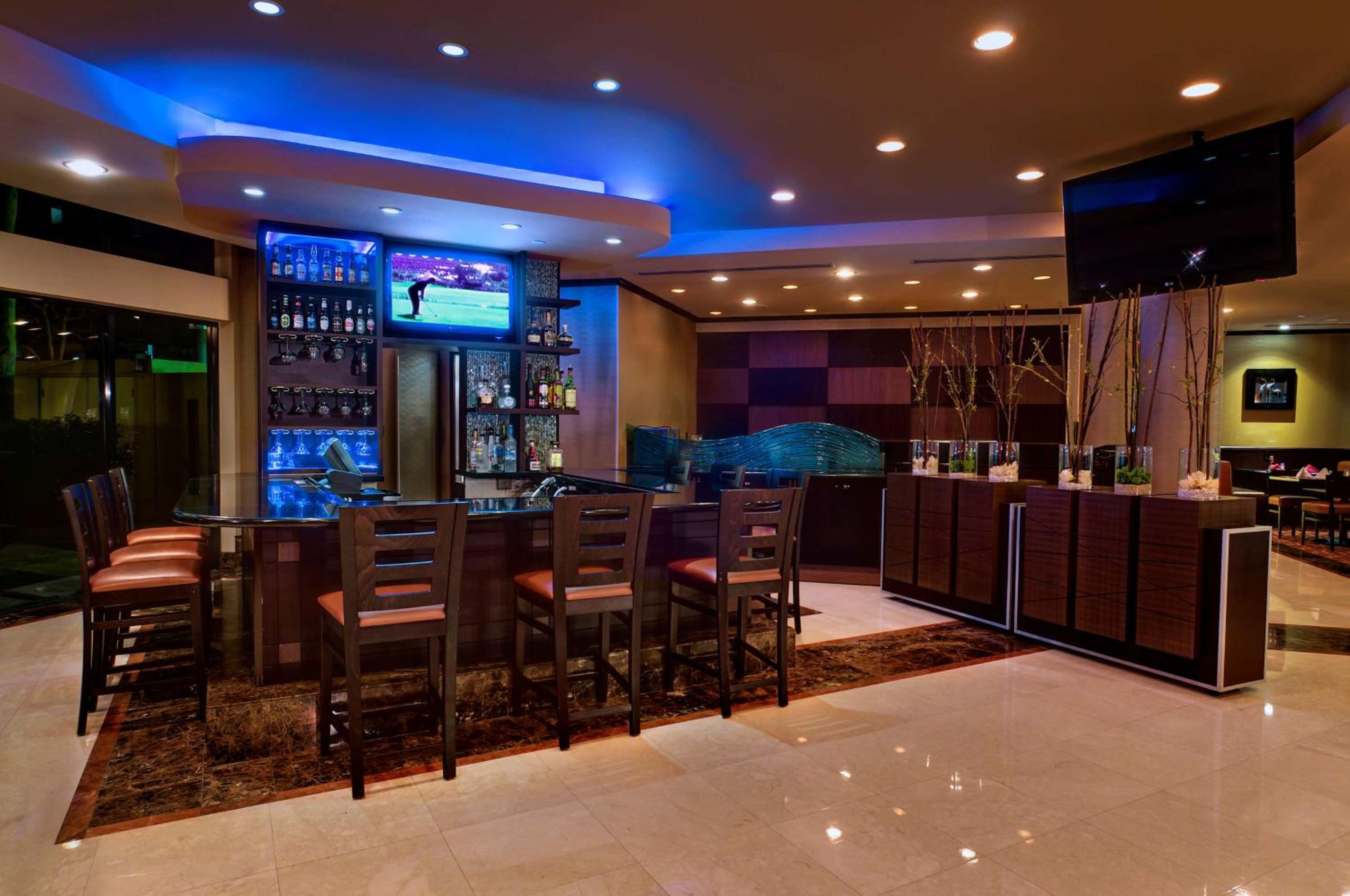 Santa Ana Vacations - DoubleTree by Hilton Orange County Airport - Property Image 22