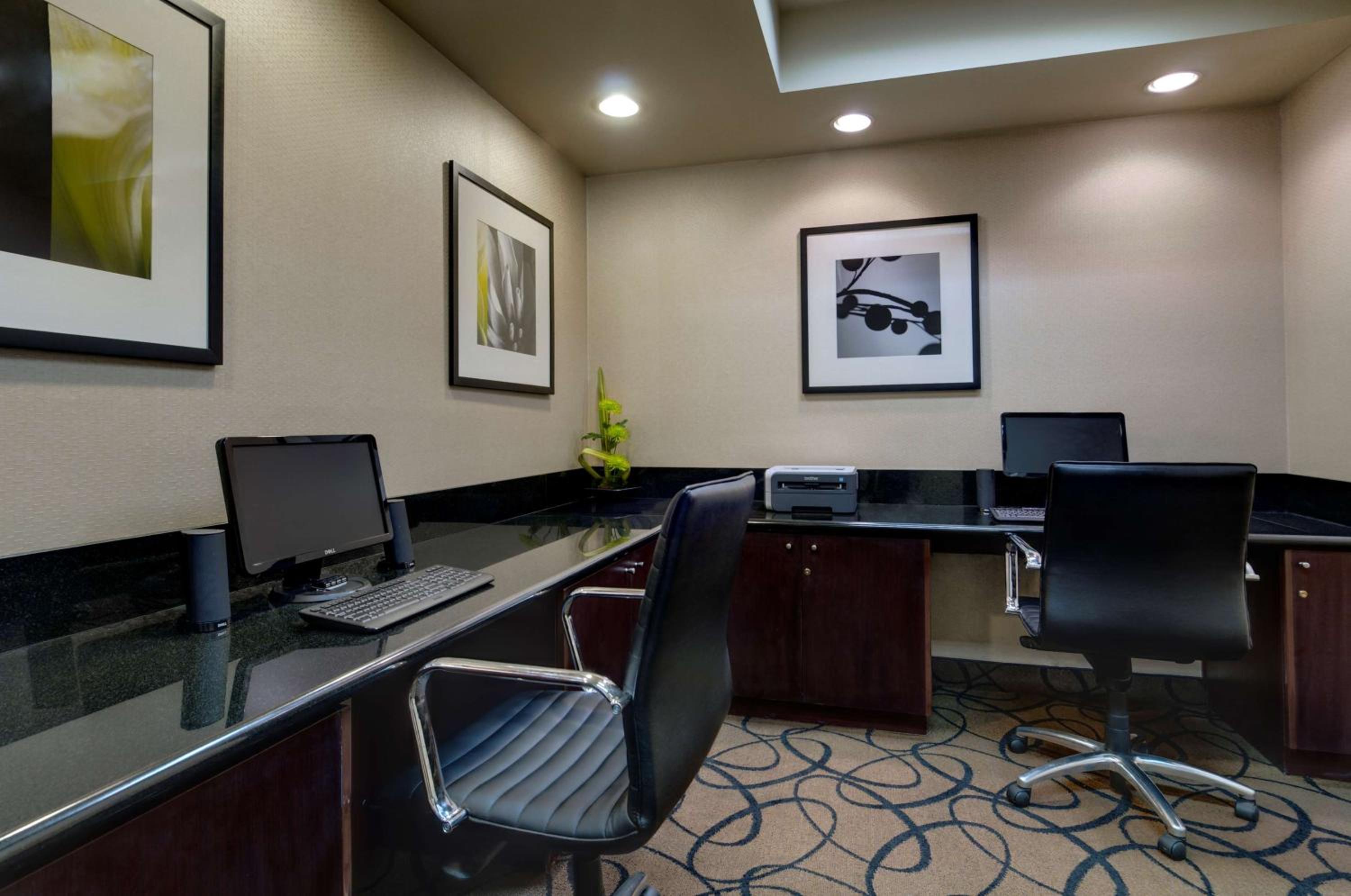 Santa Ana Vacations - DoubleTree by Hilton Orange County Airport - Property Image 23