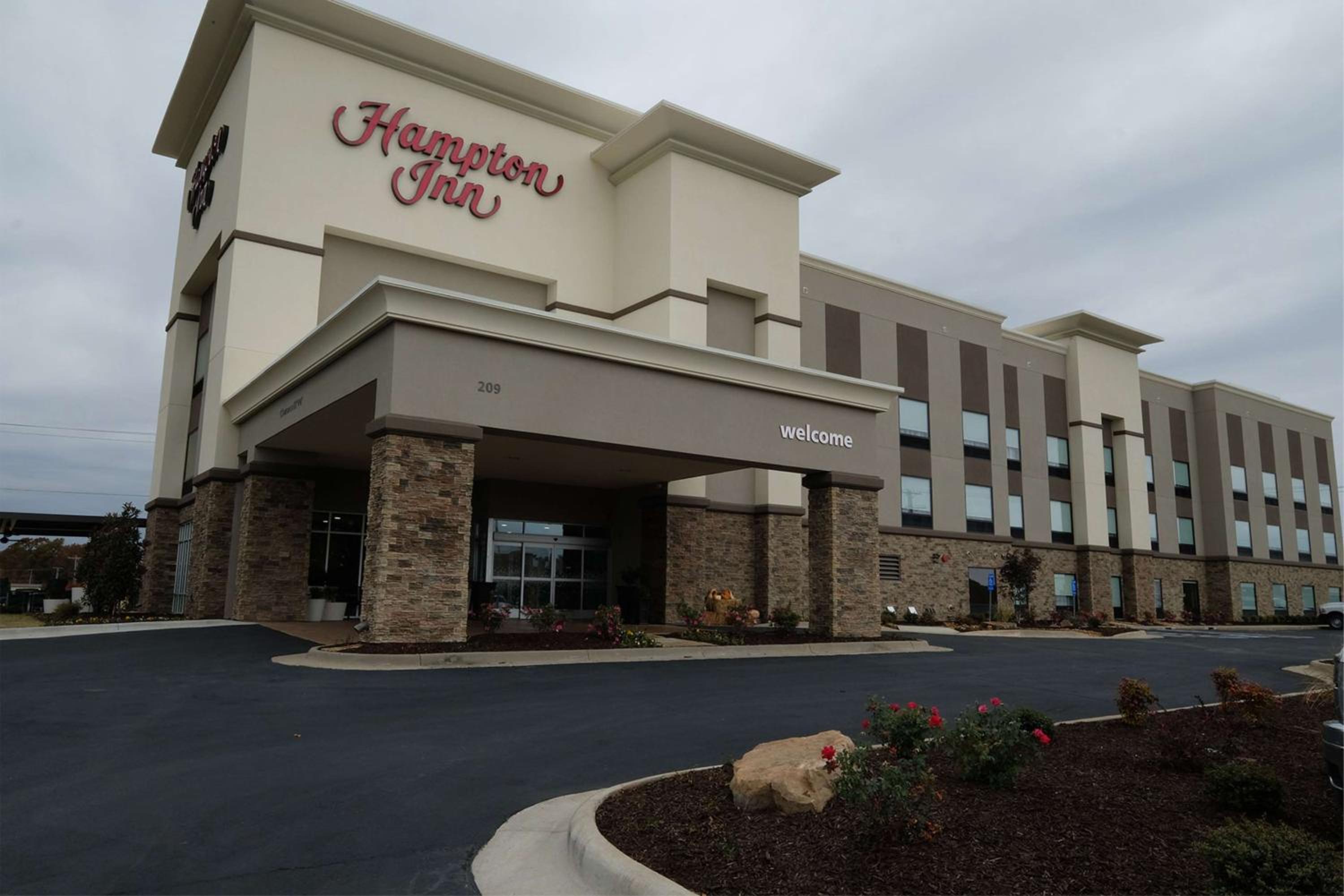 Searcy Vacations - Hampton Inn Searcy Arkansas - Property Image 1