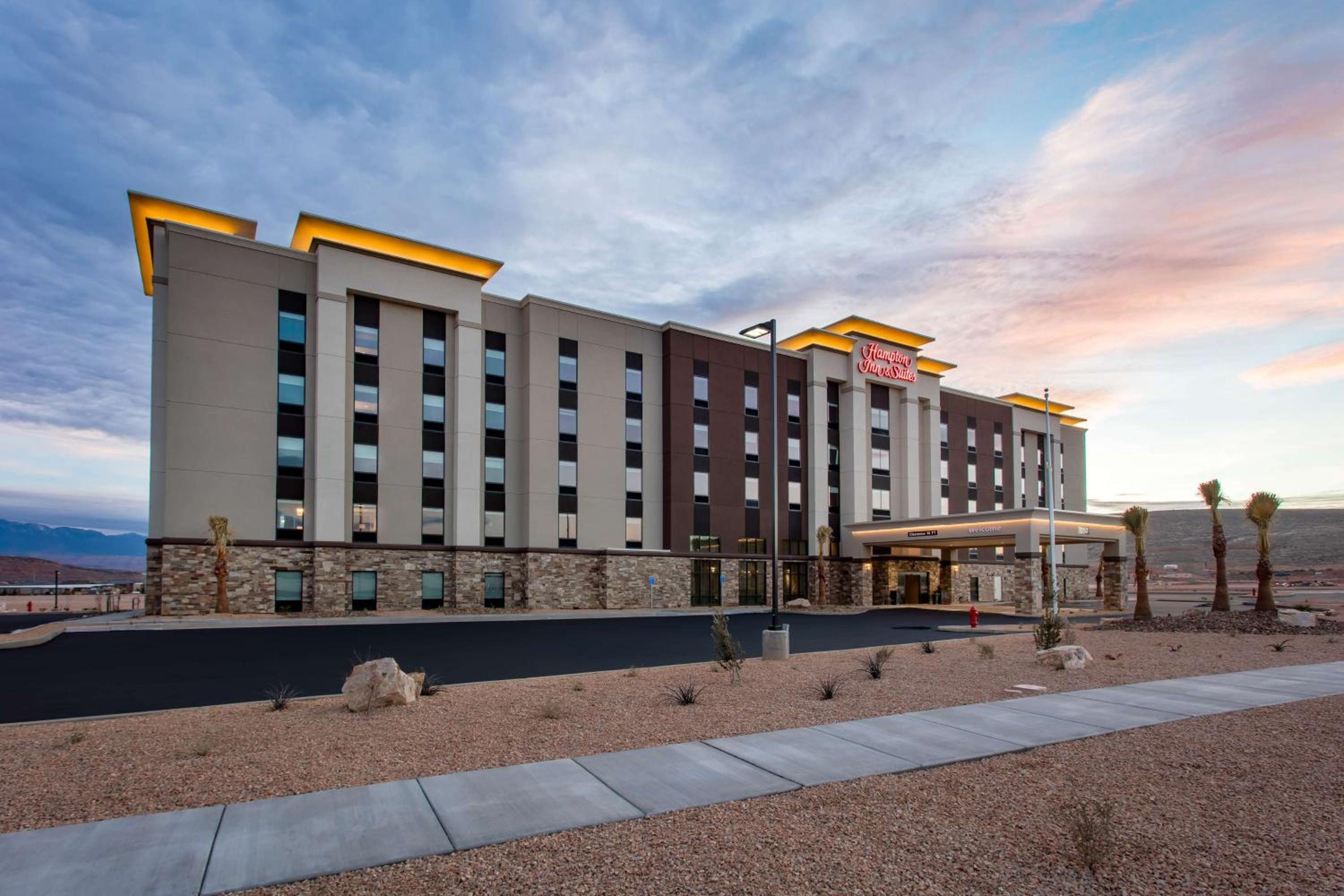 Hotel Hampton Inn & Suites St. George - Image 1