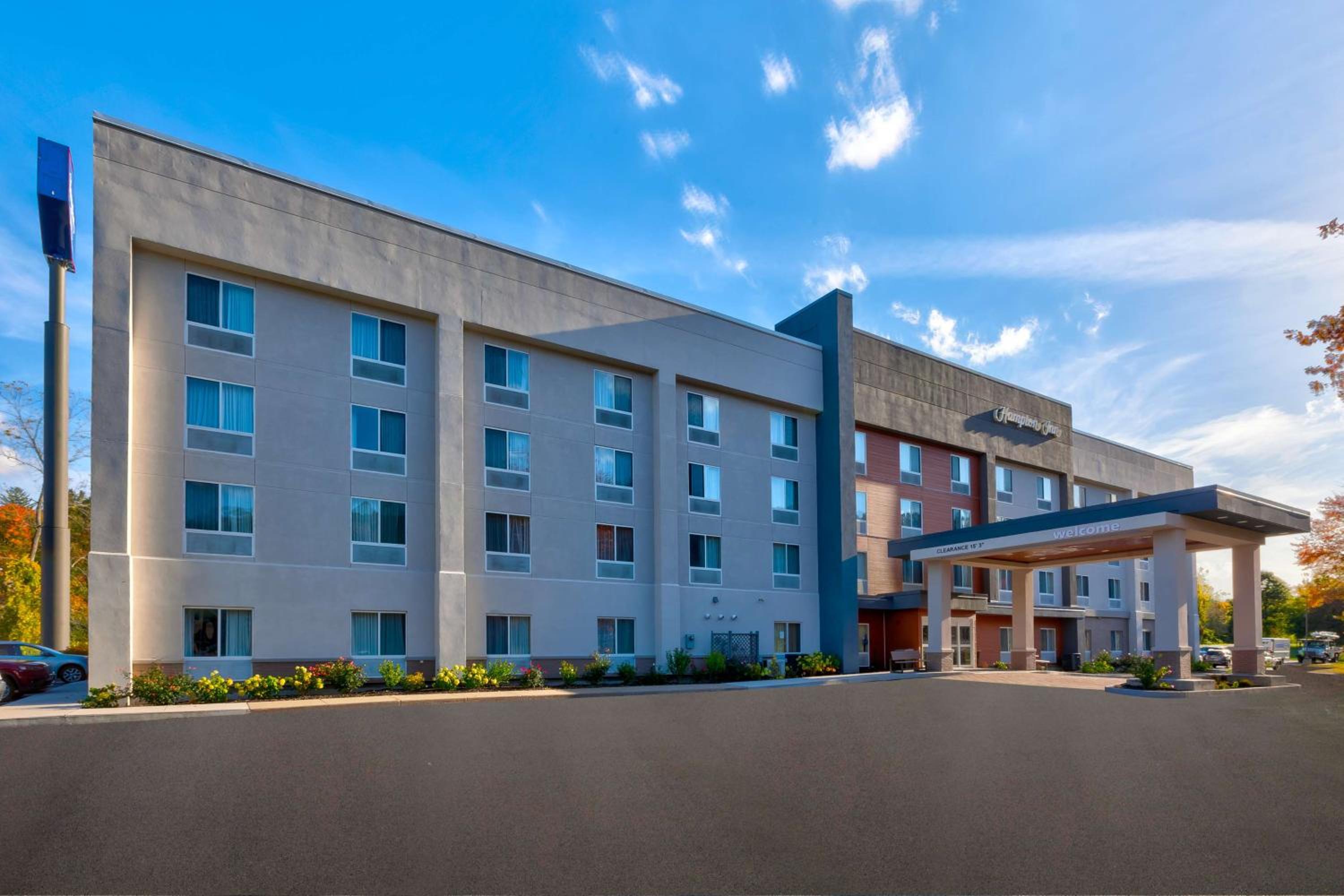 Hampton Inn Waterbury - Property Image 11