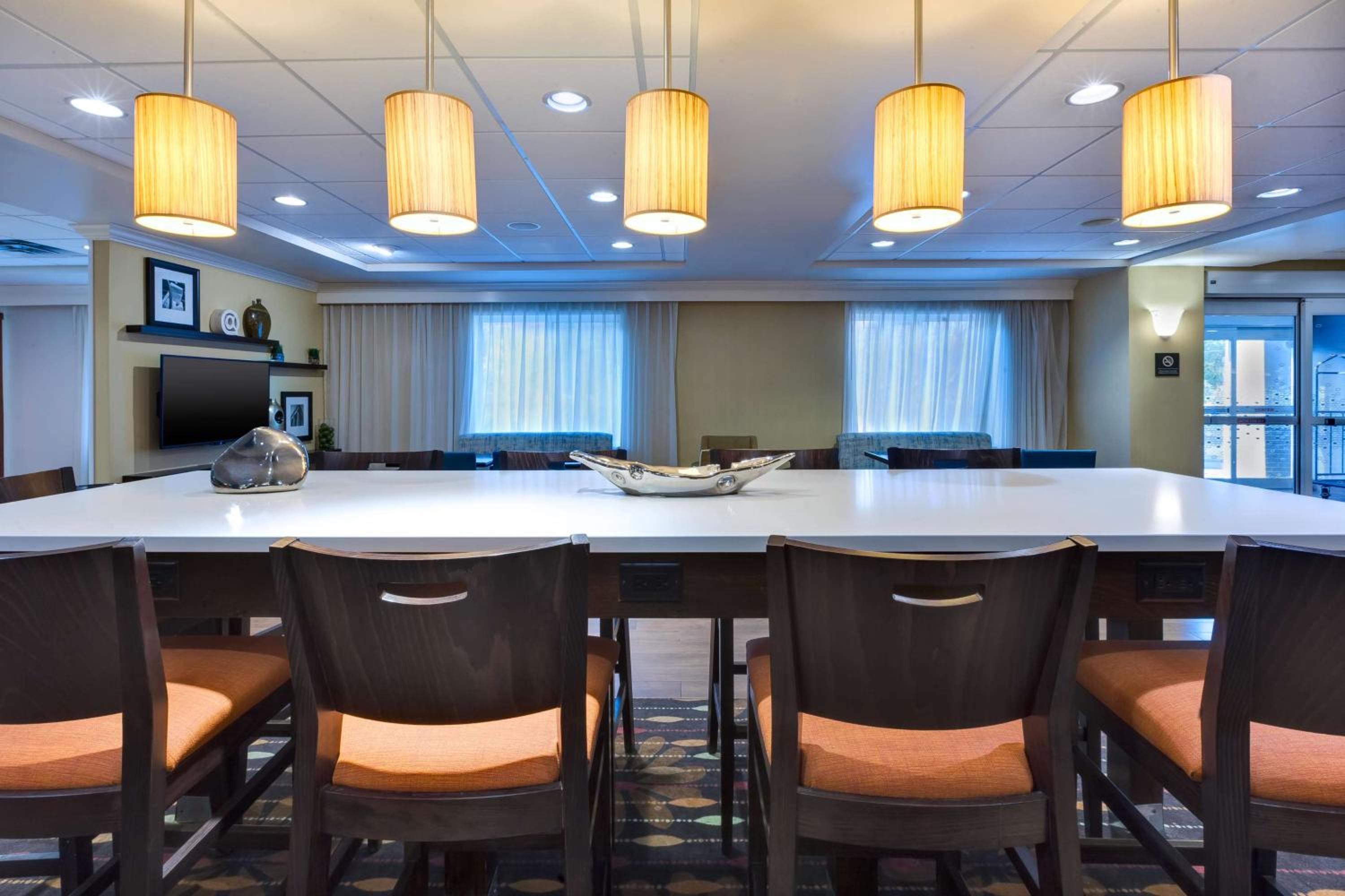 Hampton Inn Waterbury - Property Image 19