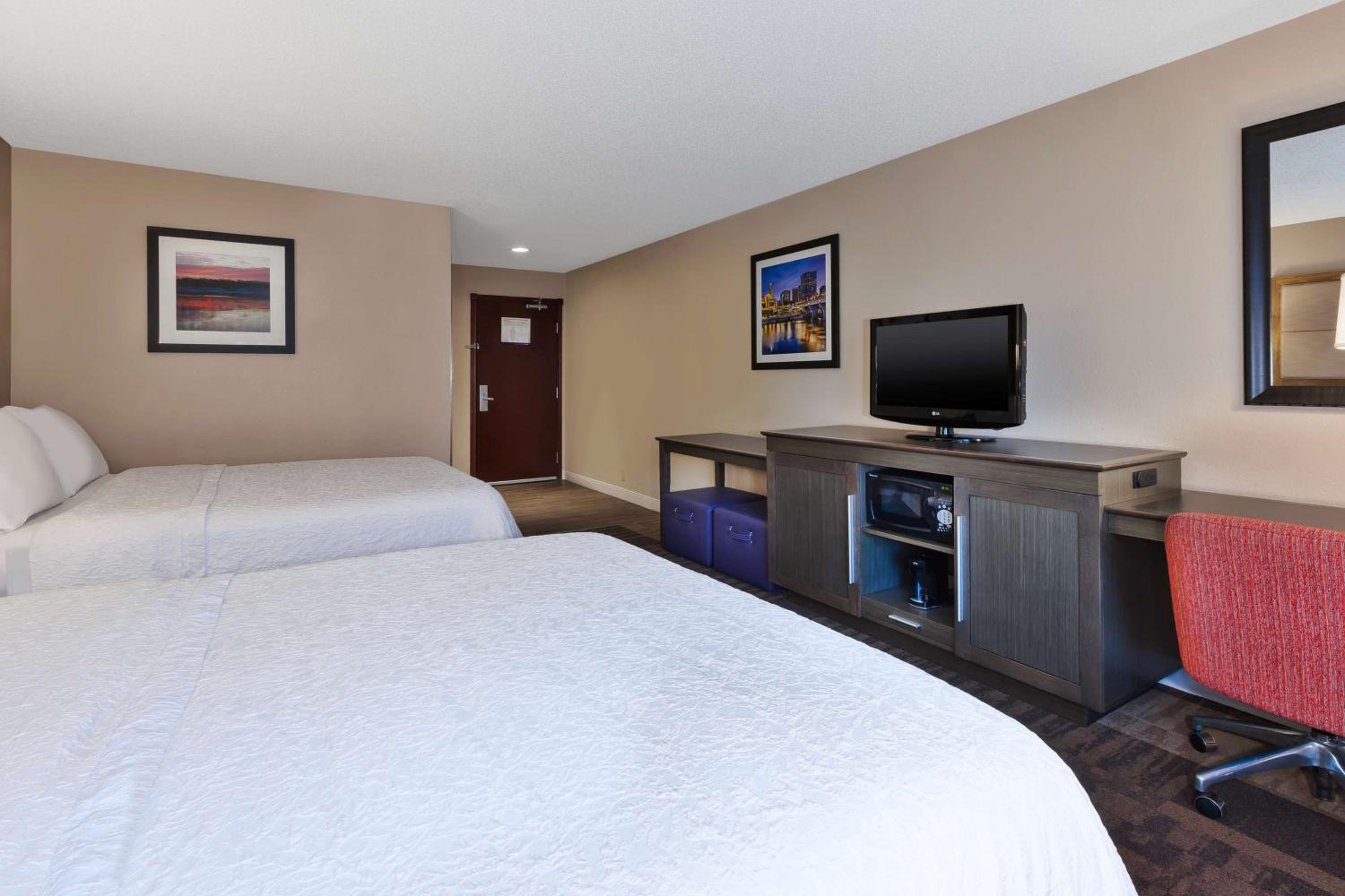 Hampton Inn Waterbury - Property Image 15