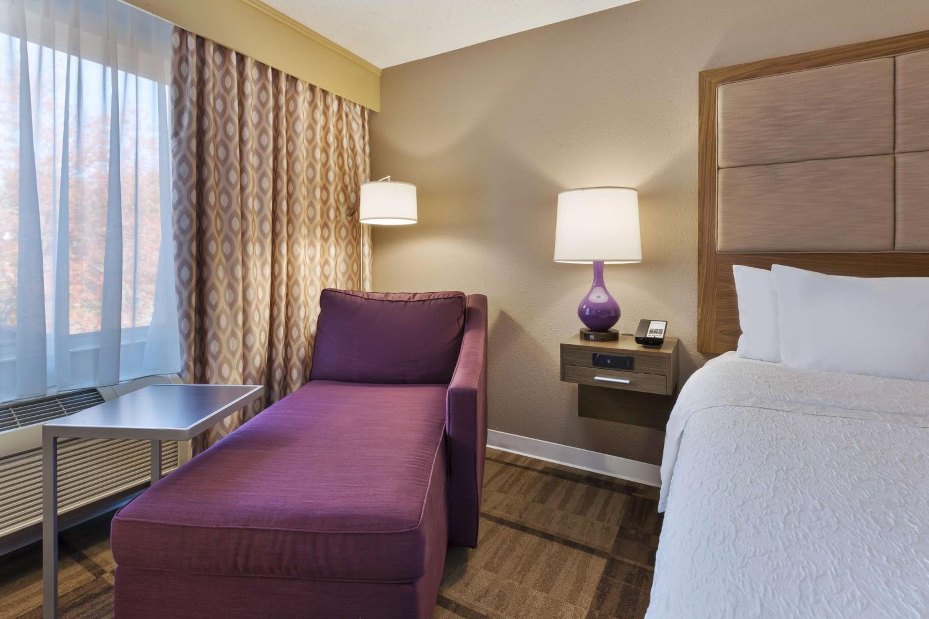 Hampton Inn Waterbury - Property Image 12