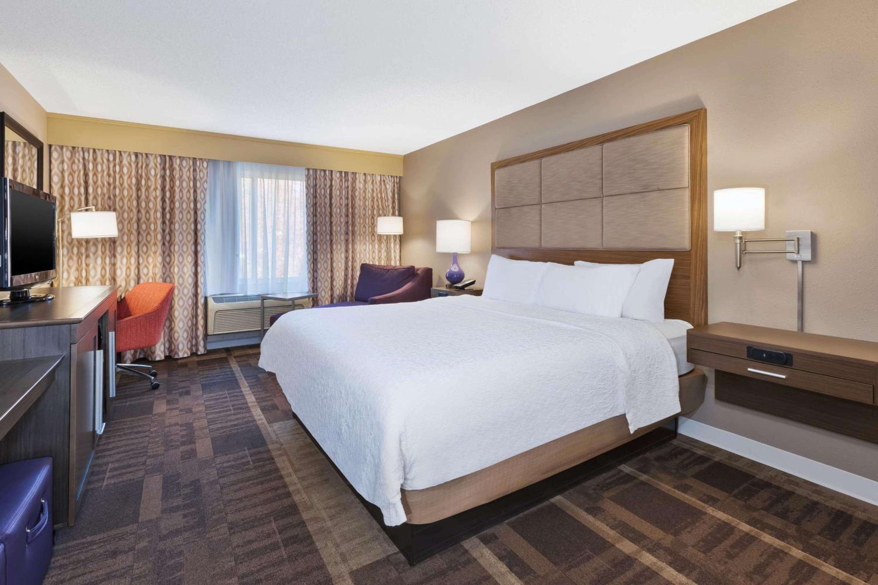 Hampton Inn Waterbury - Property Image 10
