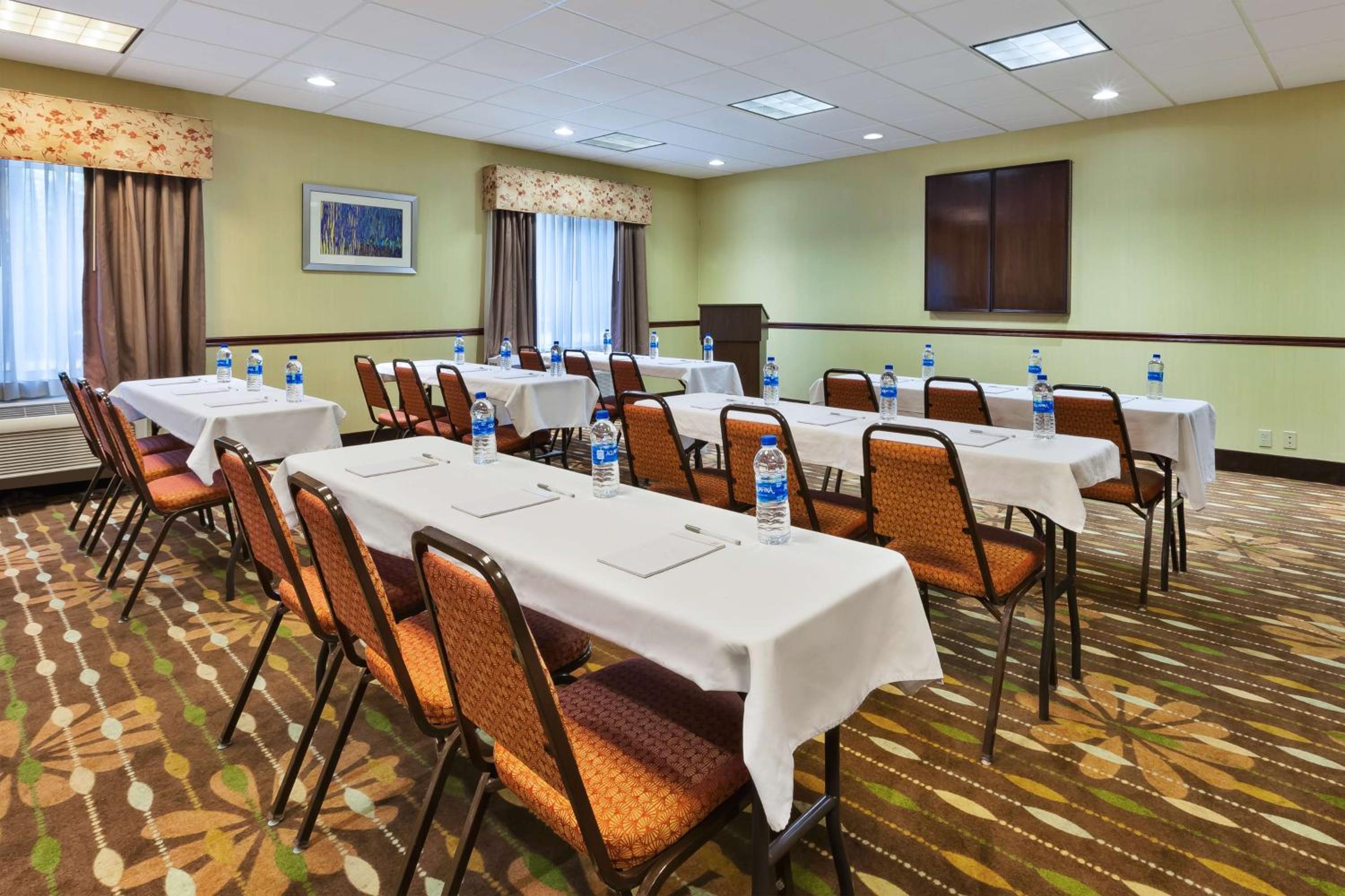 Hampton Inn Waterbury - Property Image 2