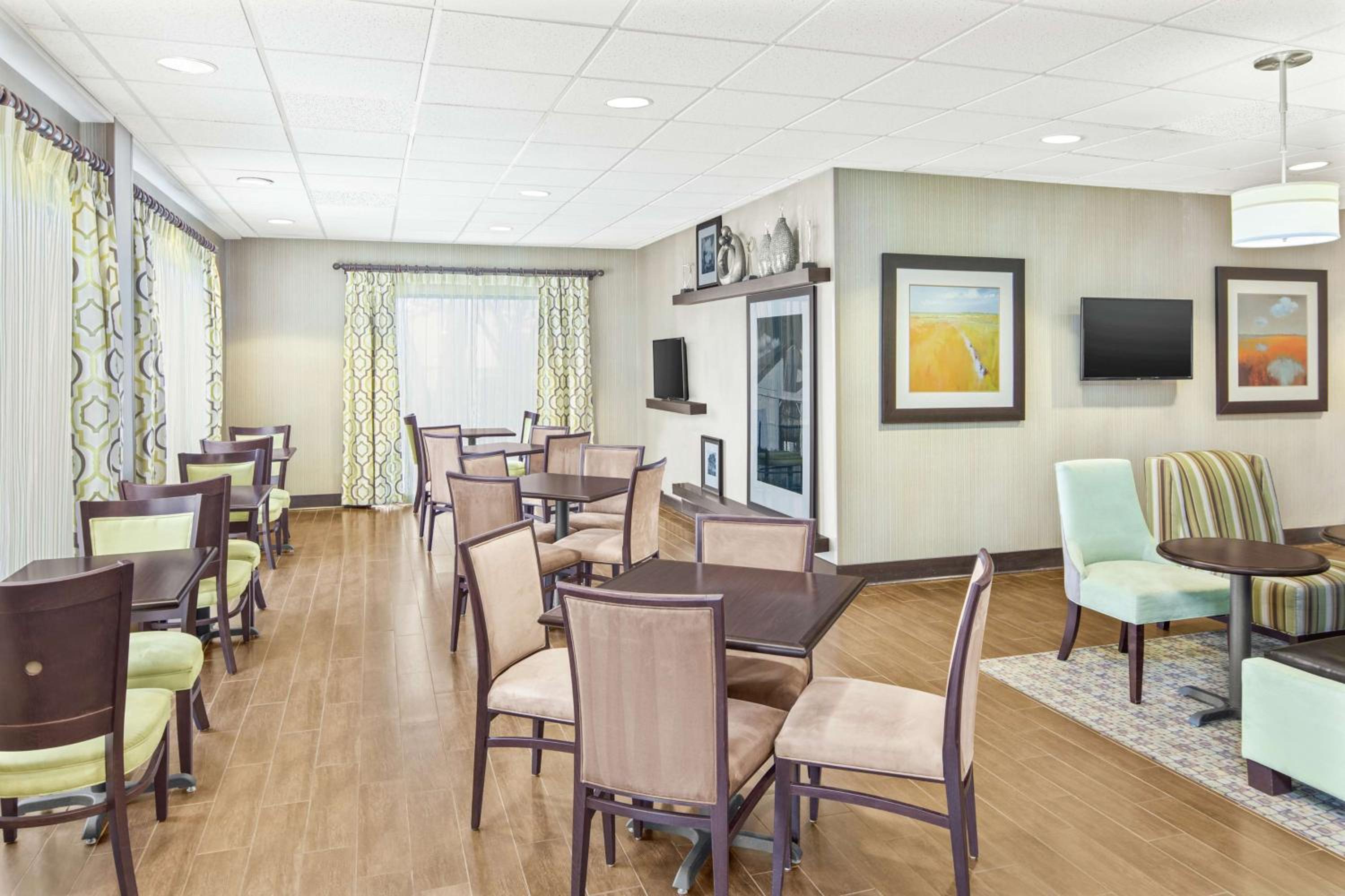 Thomasville Vacations - Hampton Inn Thomasville - Property Image 3