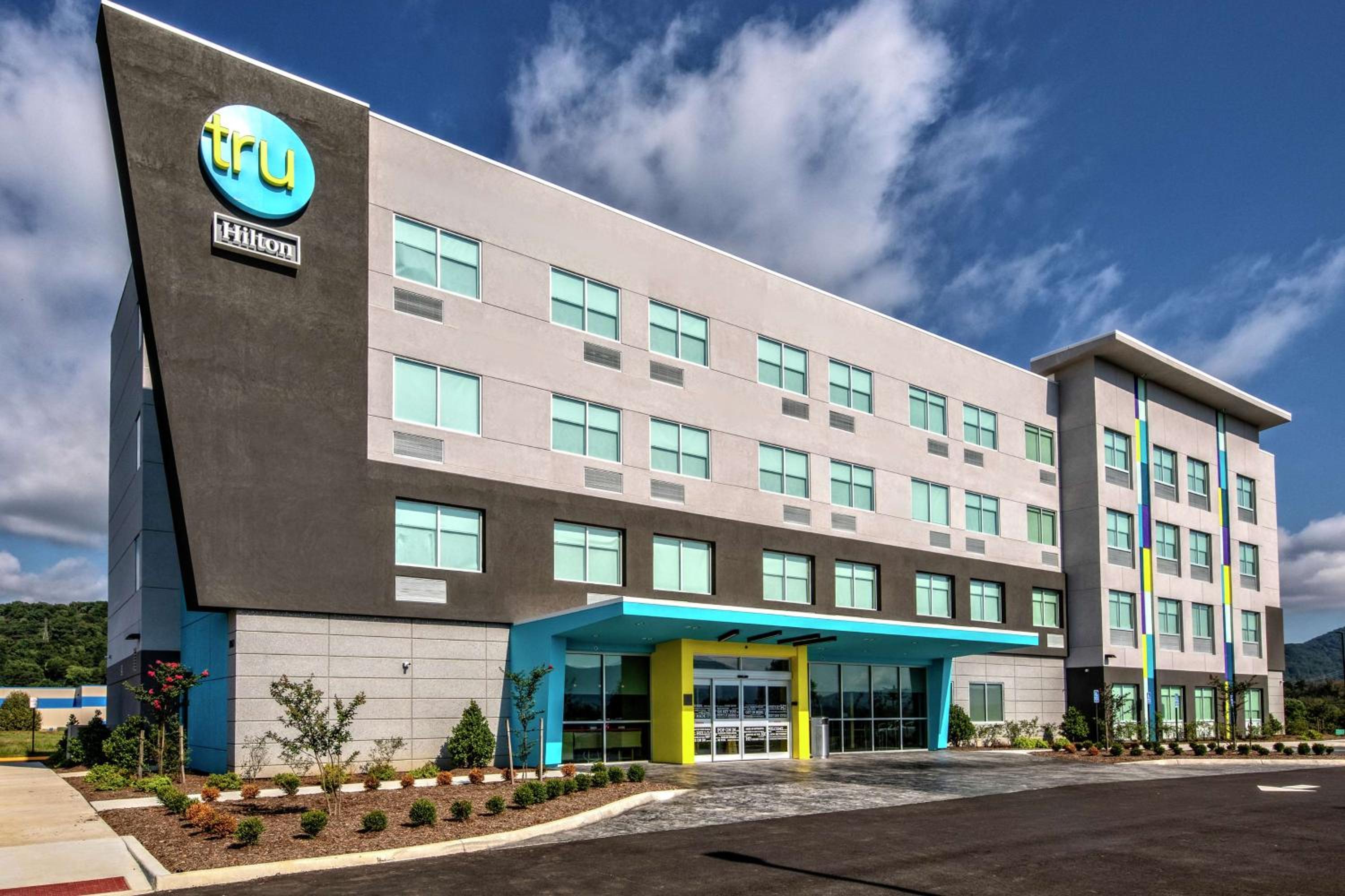 Hotel Tru By Hilton Roanoke Hollins - Image 1